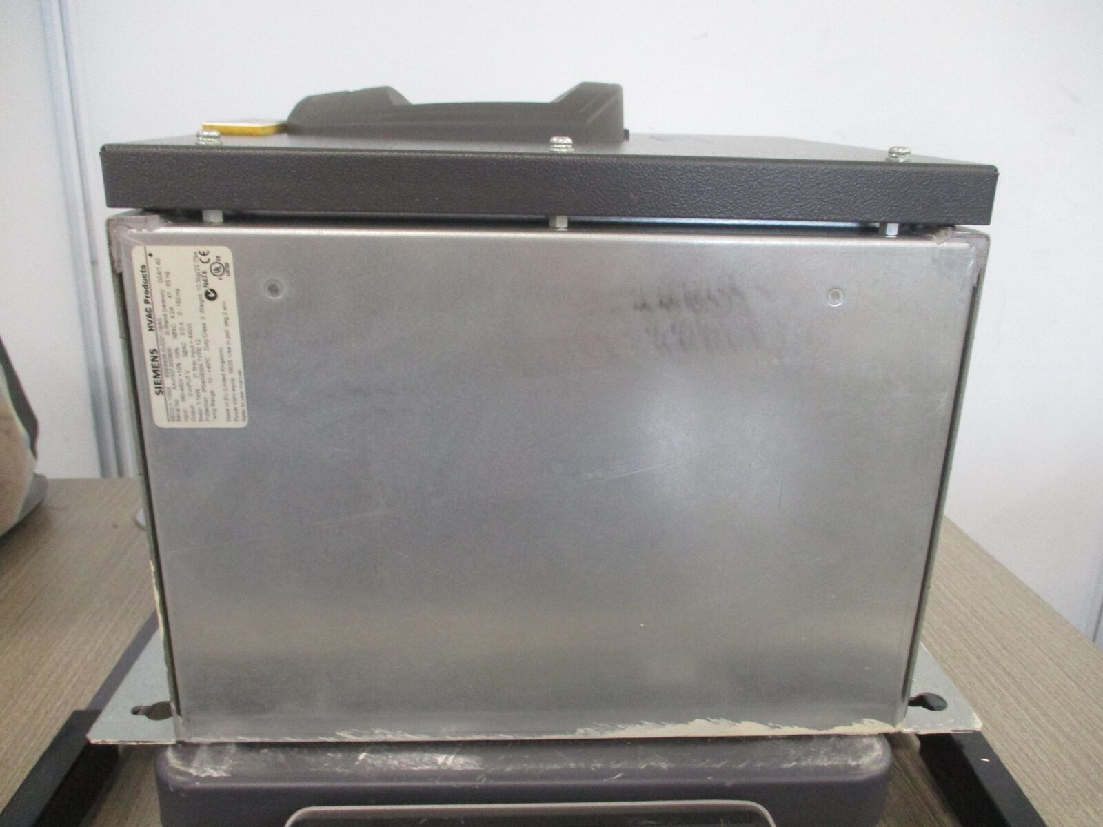 Siemens SED2-1.1/35X AC Drive 6SE6436-5UD21-1BA0 1.5HP 3Ph Input: 380-480V+10%-1