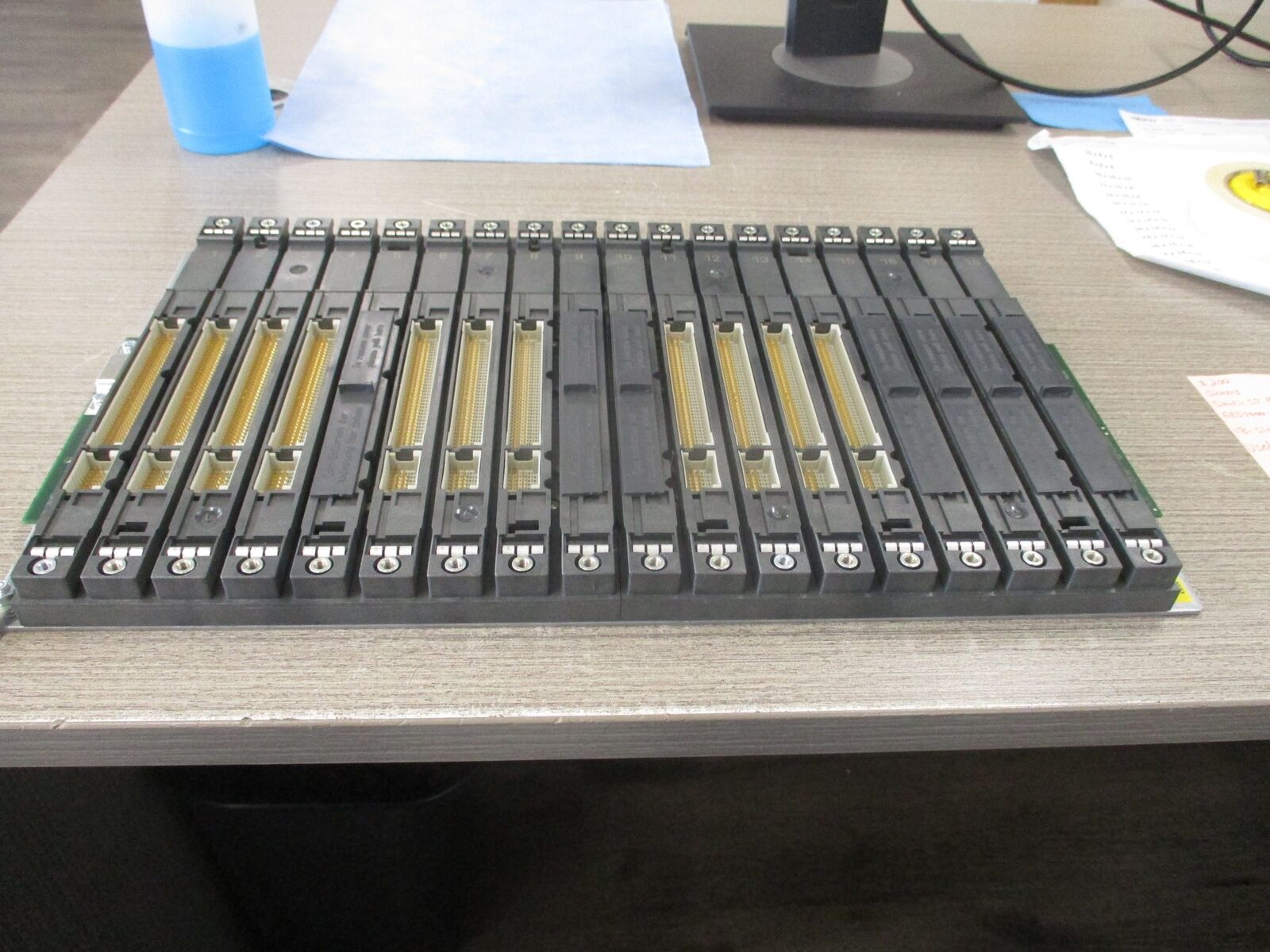 Siemens Simatic S7 PLC Rack 6ES7400-1TA01-0AA0 18-Slot Used