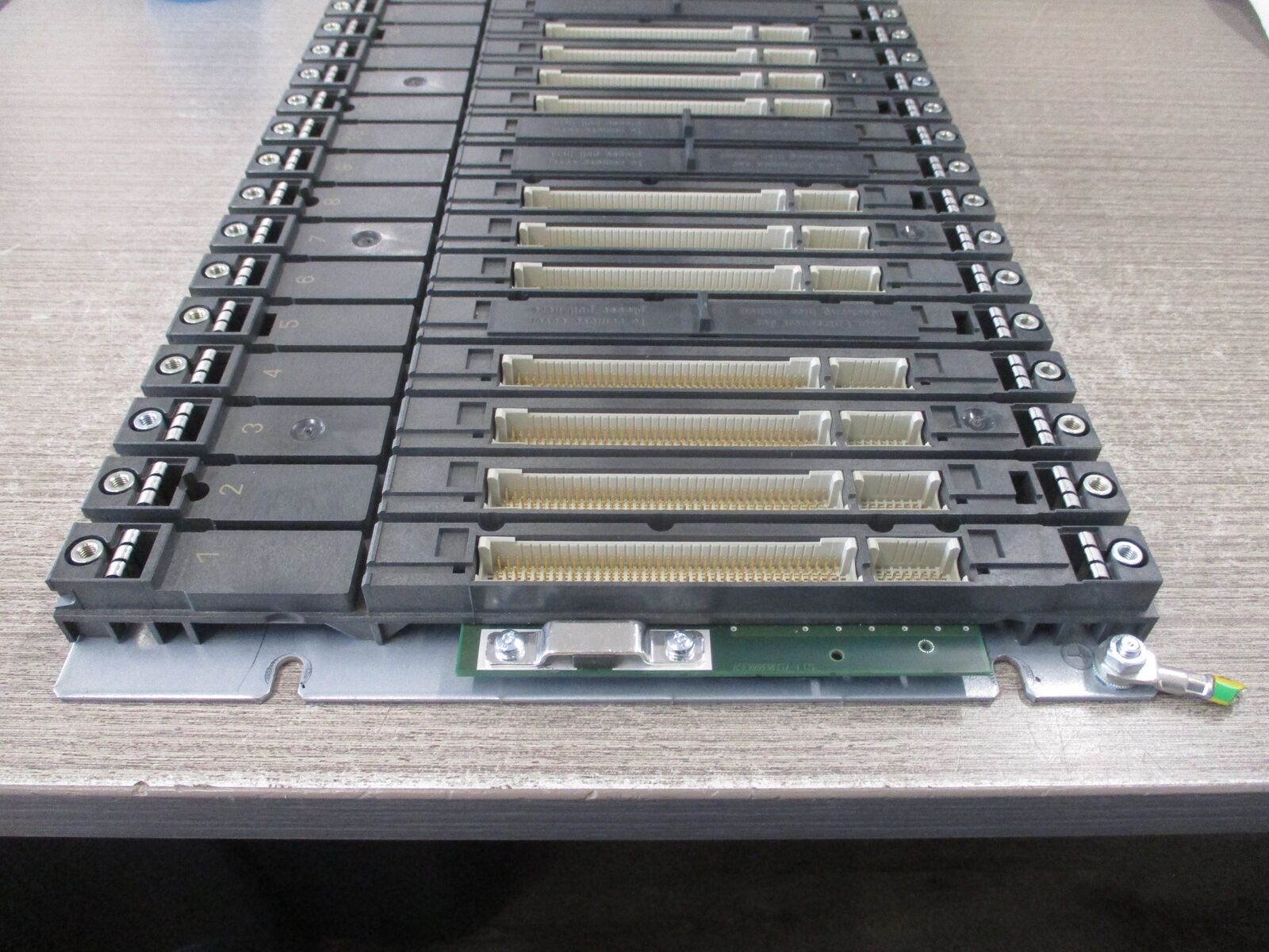 Siemens Simatic S7 PLC Rack 6ES7400-1TA01-0AA0 18-Slot Used