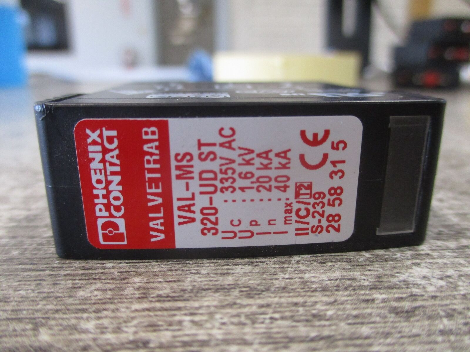 Phoenix Contact Valvetrab Surge Protection Plug VAL-MS 320-UD ST UC: 335VAC Used