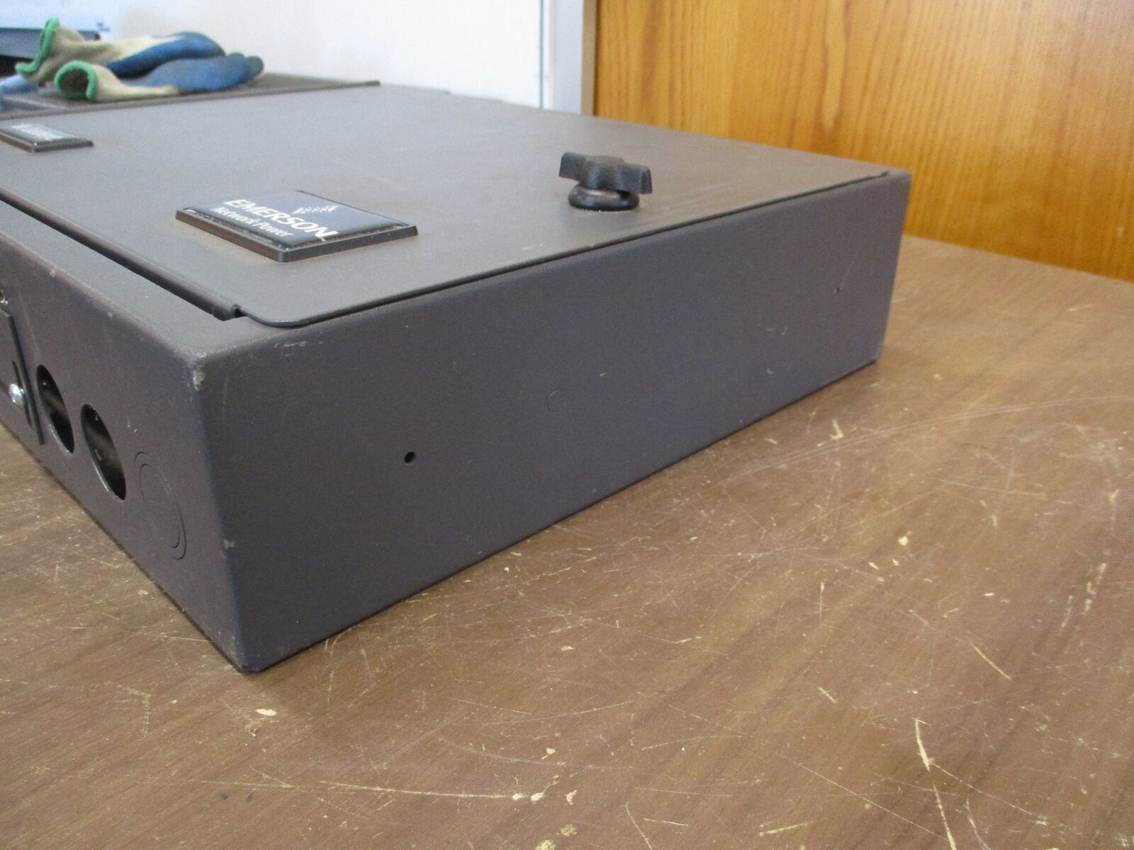 Emerson Liebert I/O Assembly SSW-28IOE Rev. 0 24V 4.4A 105VA 50/60Hz Used