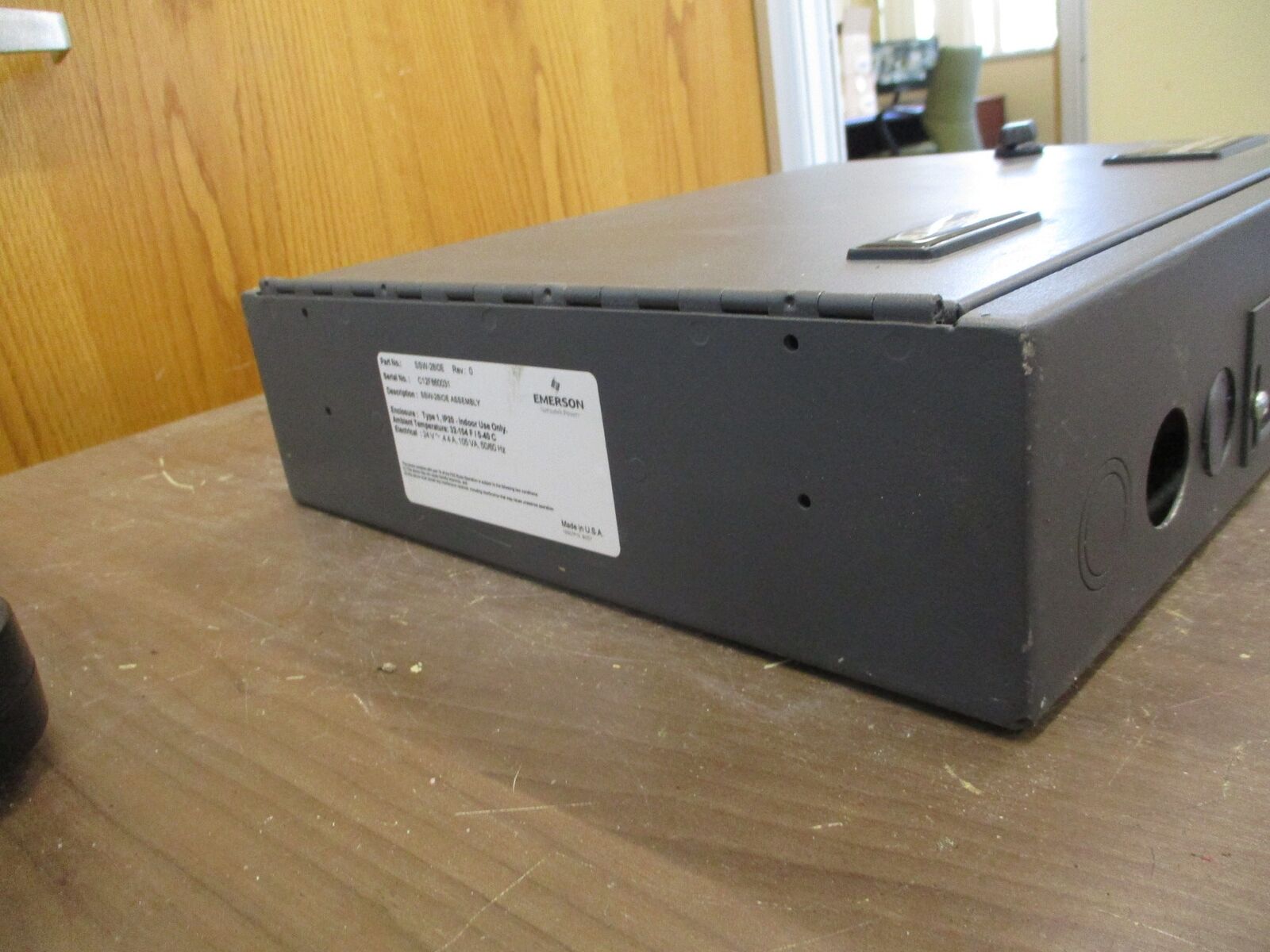 Emerson Liebert I/O Assembly SSW-28IOE Rev. 0 24V 4.4A 105VA 50/60Hz Used