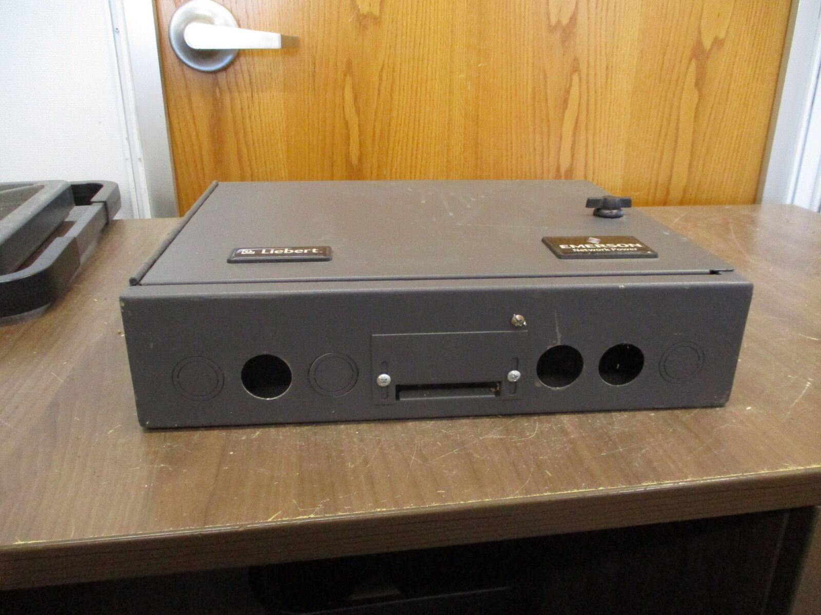 Emerson Liebert I/O Assembly SSW-28IOE Rev. 0 24V 4.4A 105VA 50/60Hz Used