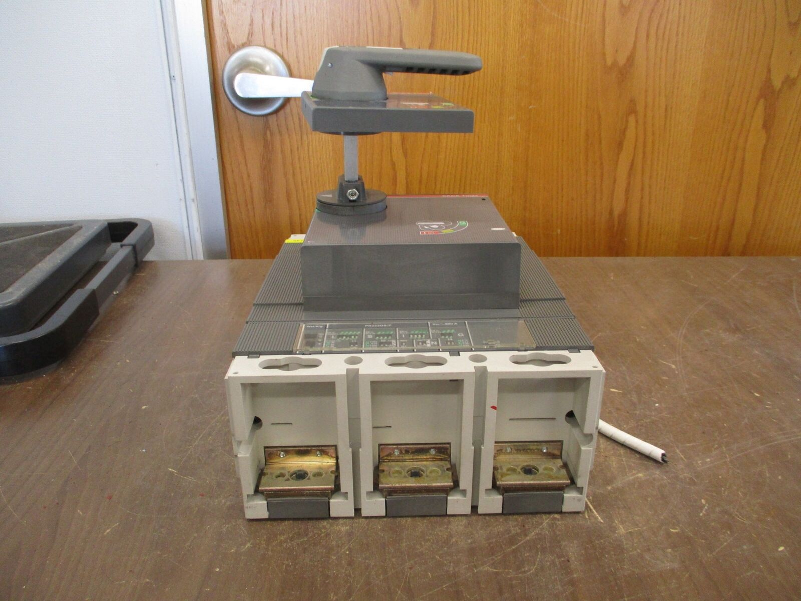 ABB SACE Tmax Breaker Disconnect T6L 800 / PR222DS/P 800A 600V 3P Used