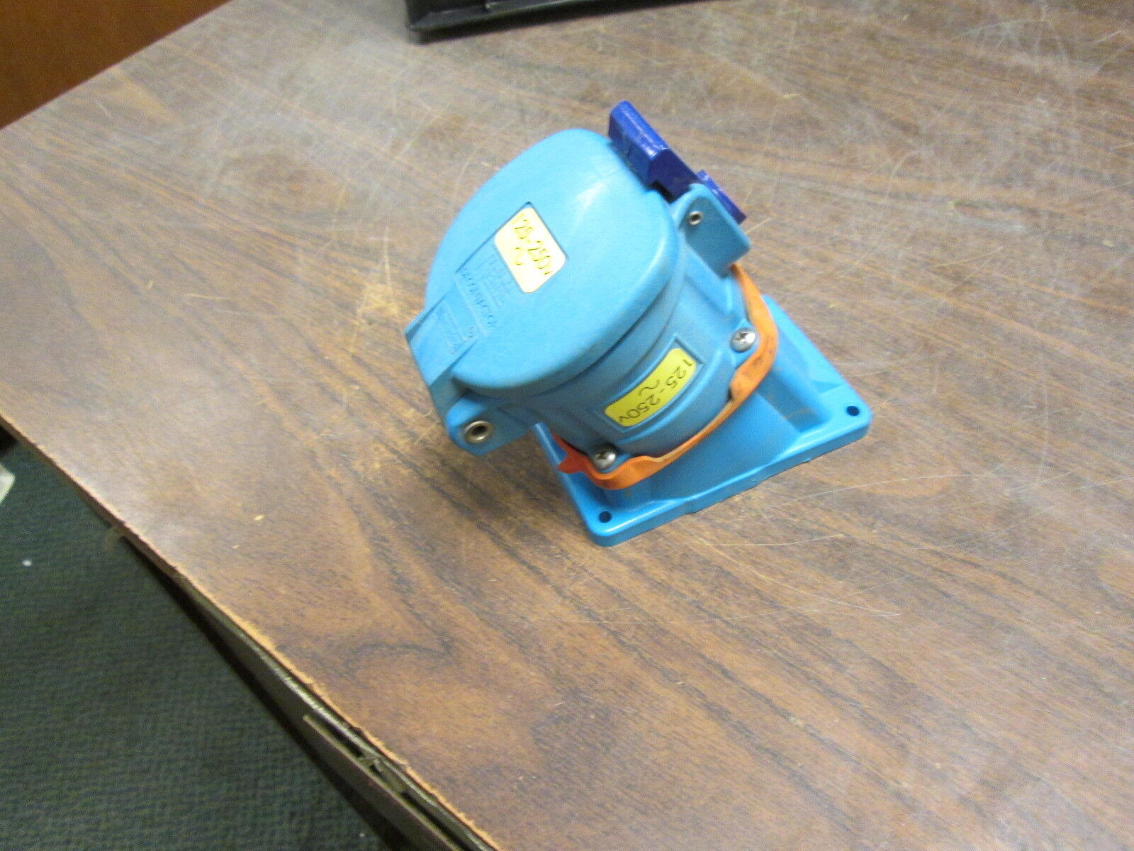 Meltric DS30 Receptacle 33-34076-824 30A 125/250V Type 3R Used