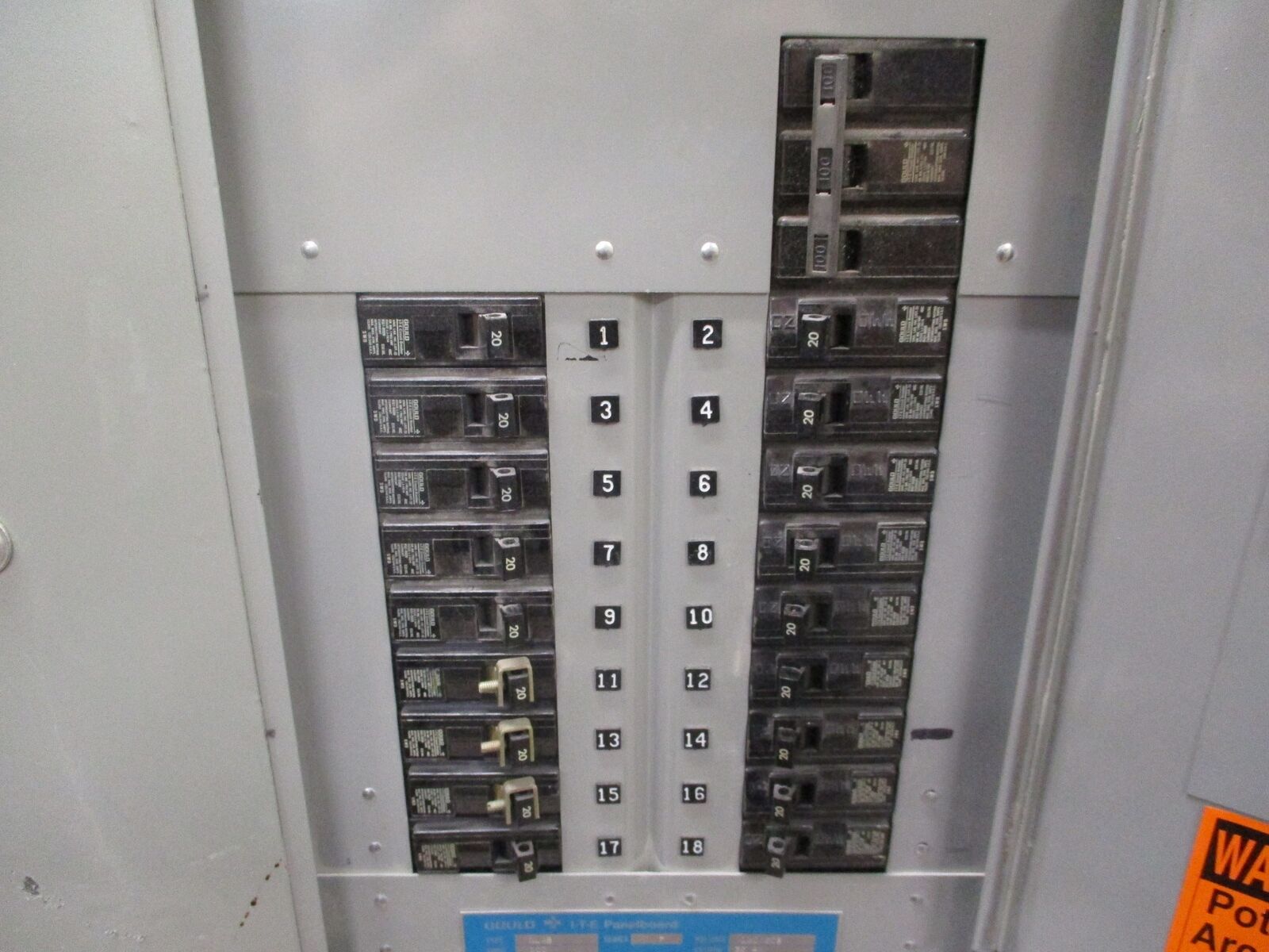 ITE Main Breaker Circuit Breaker Panel NLAB 100A Max, 100A Main 120/208V 3Ph 4W