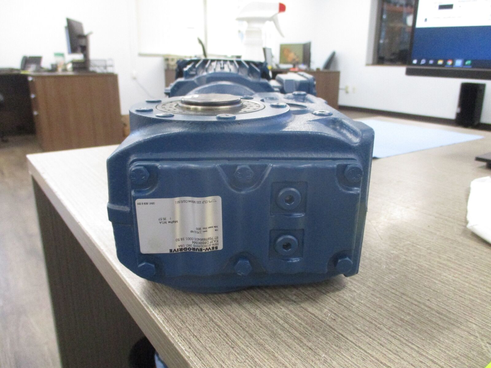 Sew Eurodrive Gear Motor KA37 DRN80M4 1HP 49RPM Output 230/460V 60Hz 3Ph