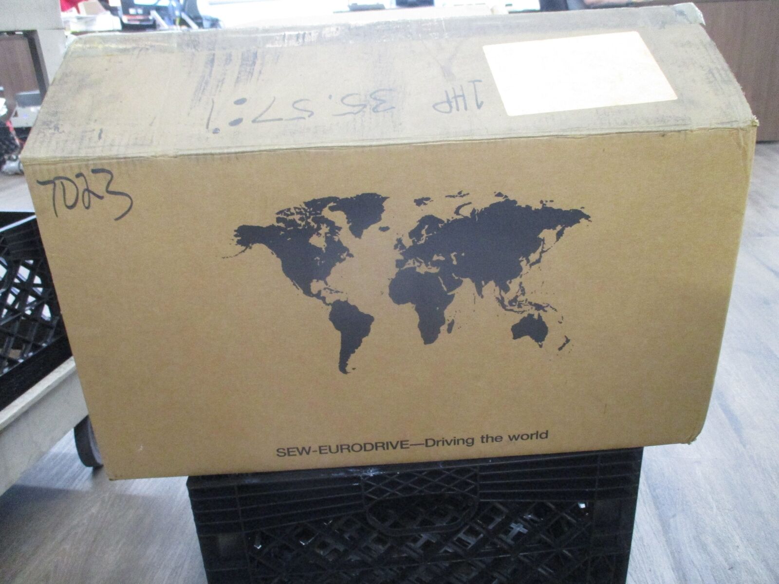 Sew Eurodrive Gear Motor KA37 DRN80M4 1HP 49RPM Output 230/460V 60Hz 3Ph