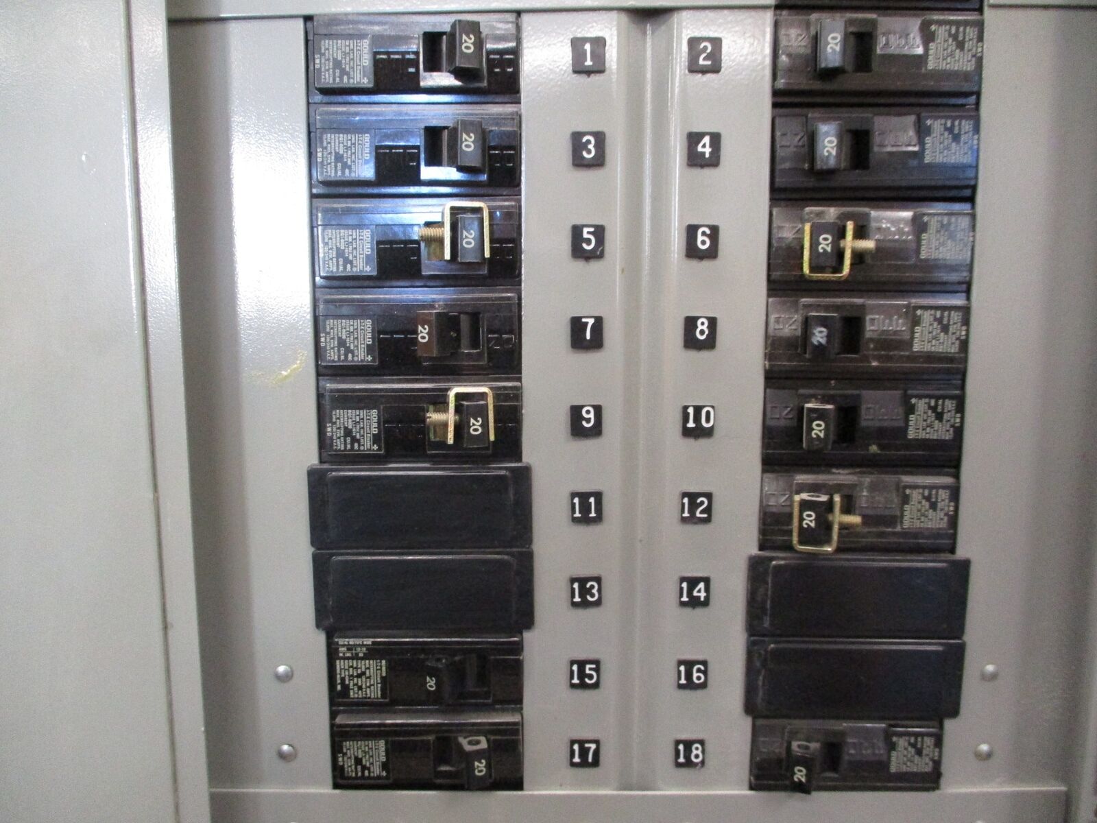 ITE Main Breaker Circuit Breaker Panel NLAB 100A Max, 100A Main 120/208V 3Ph 4W