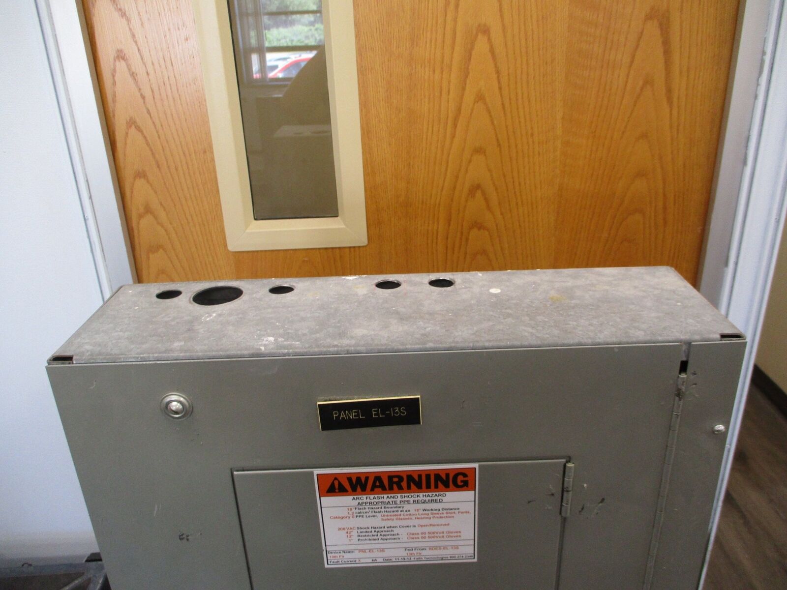 ITE Main Breaker Circuit Breaker Panel NLAB 100A Max, 100A Main 120/208V 3Ph 4W