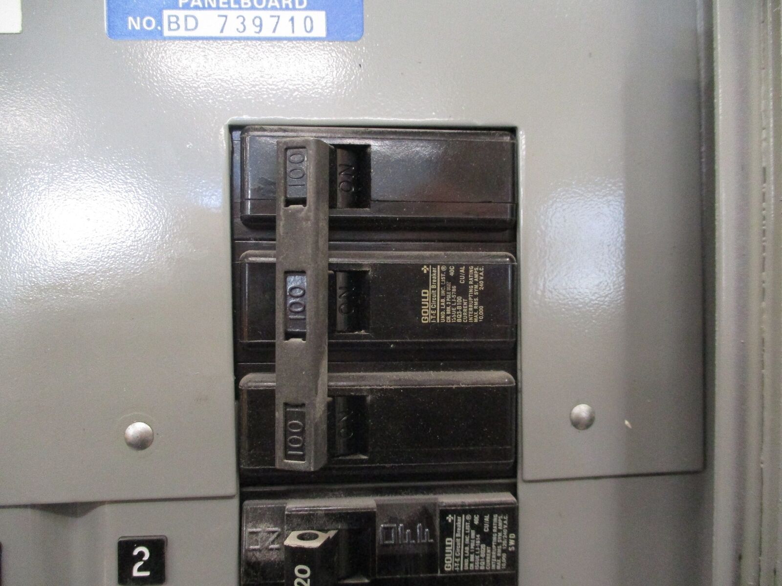 ITE Main Breaker Circuit Breaker Panel NLAB 100A Max, 100A Main 120/208V 3Ph 4W