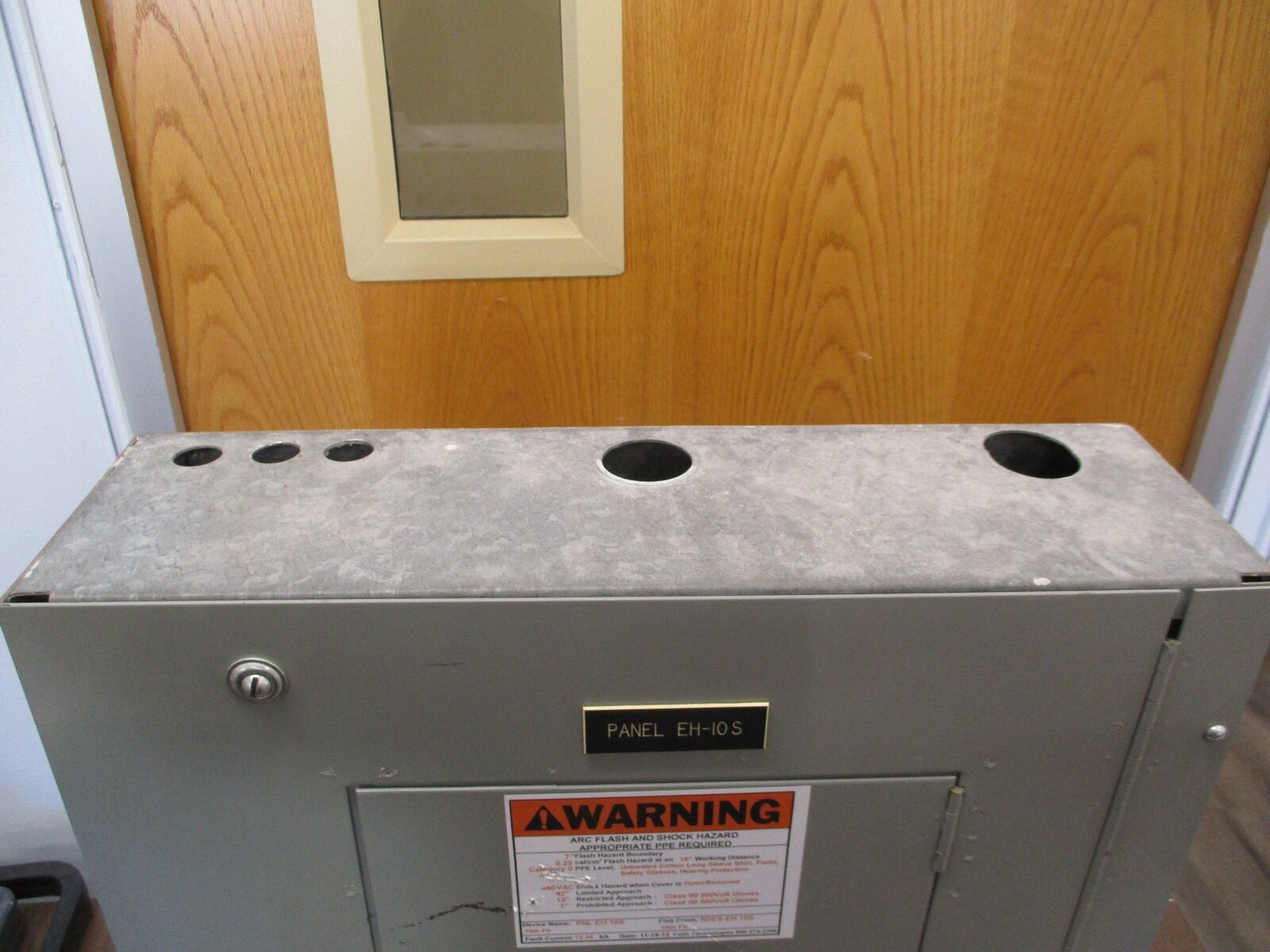 ITE Main Lug Breaker Panel NHB 100A Max 277/480V 3Ph 4W 18-Slot Used