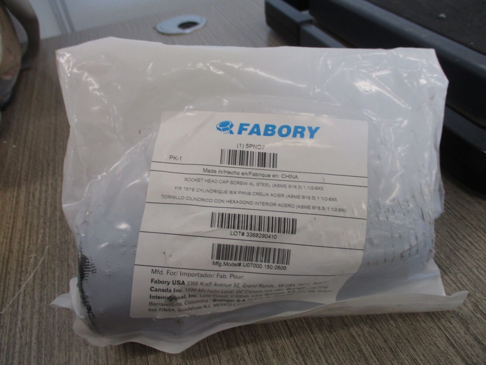 Fabory Steel Socket Head Cap Screw 5PND7 1 1/2"-6X5 New Surplus