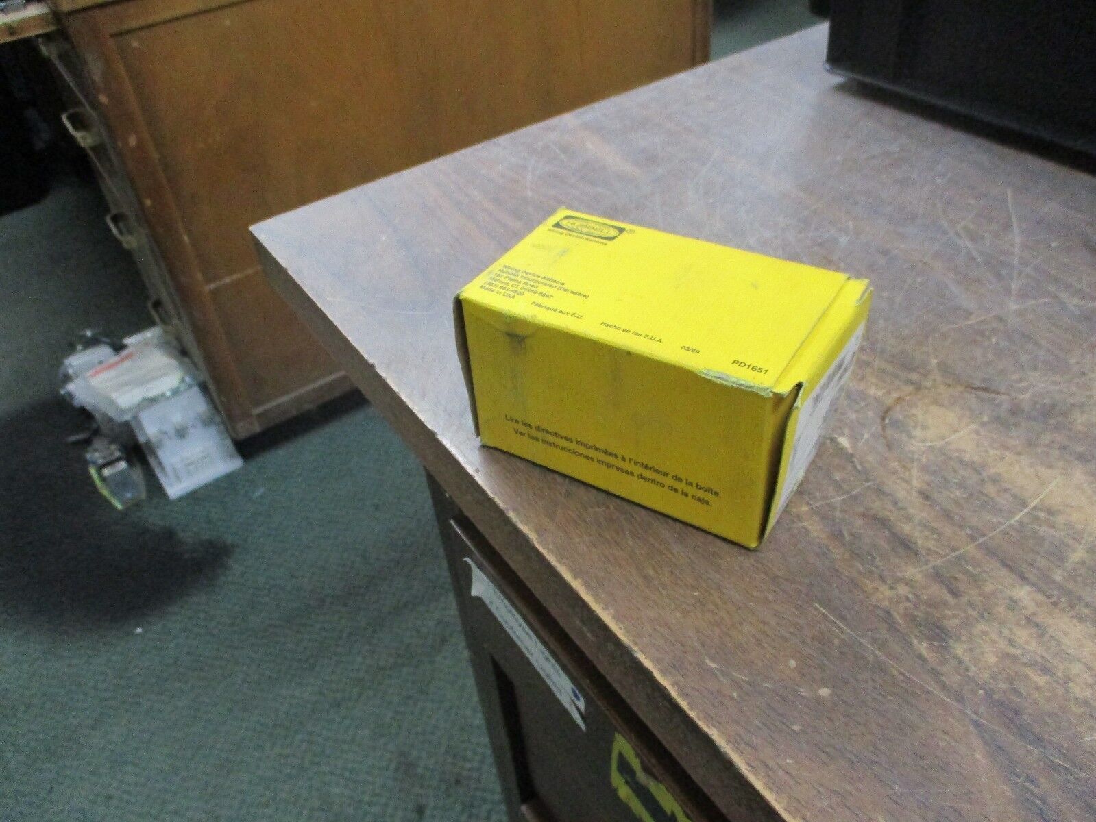 Hubbell Twist Lock Connector HBL2323 New Surplus