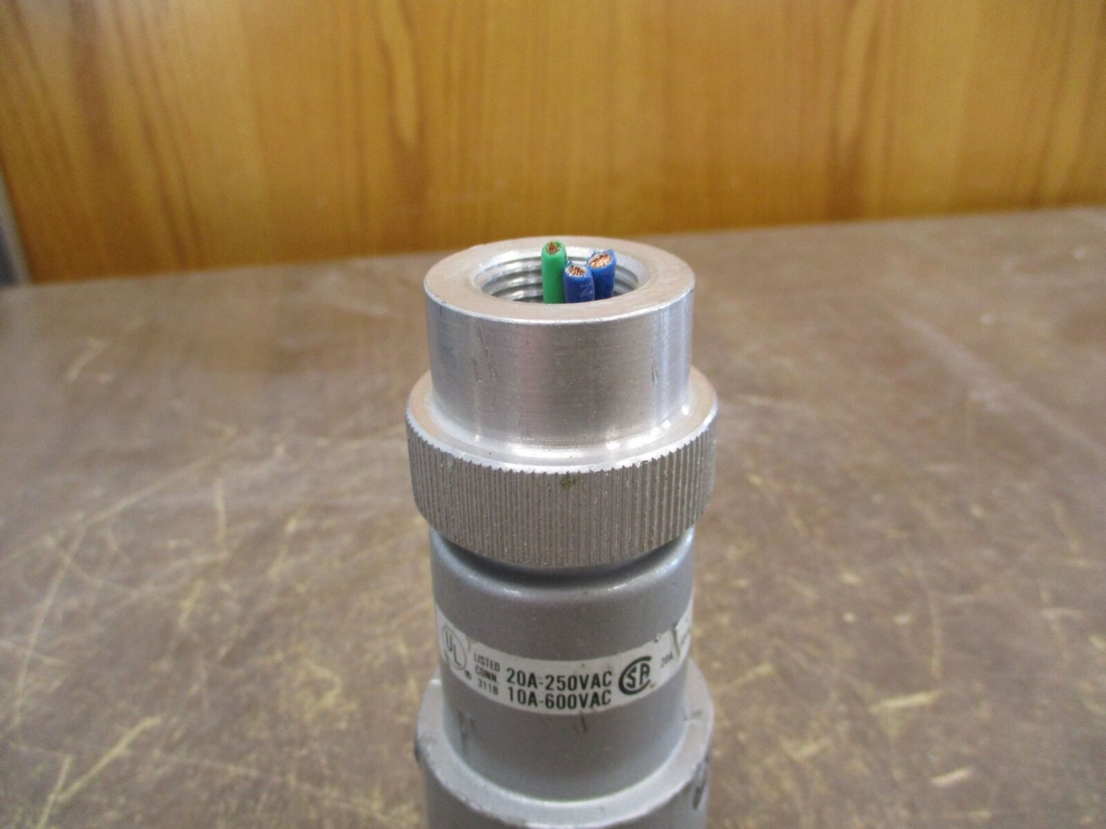 Russellstoll Connector 3913 10A@600V 20A@250V 3W Conduit End Used