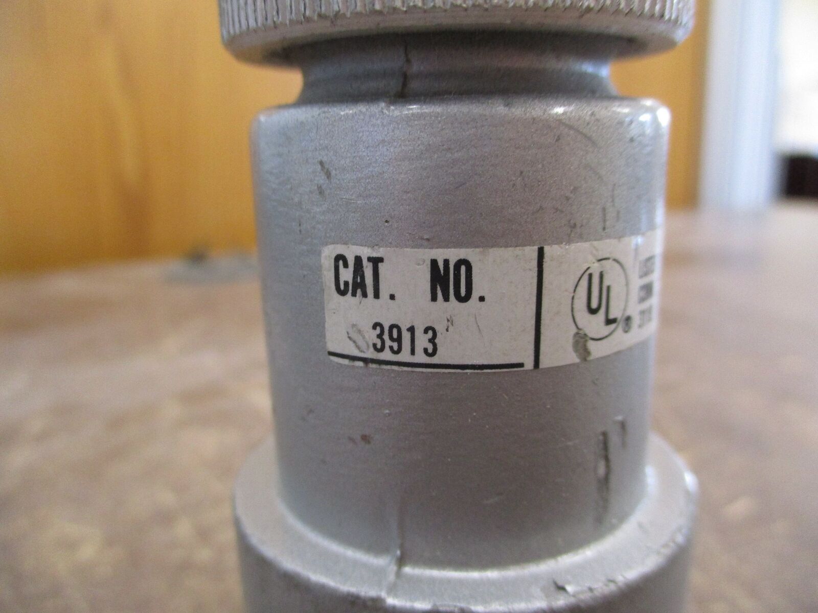 Russellstoll Connector 3913 10A@600V 20A@250V 3W Conduit End Used