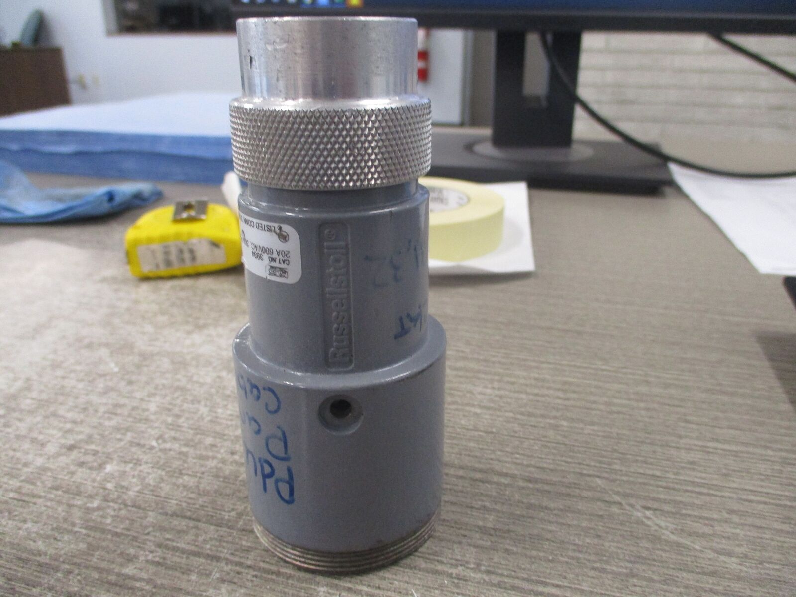 Russellstoll Connector 3934 20A 600V 30A 250V 3P 4W * Missing Set Screw * Used