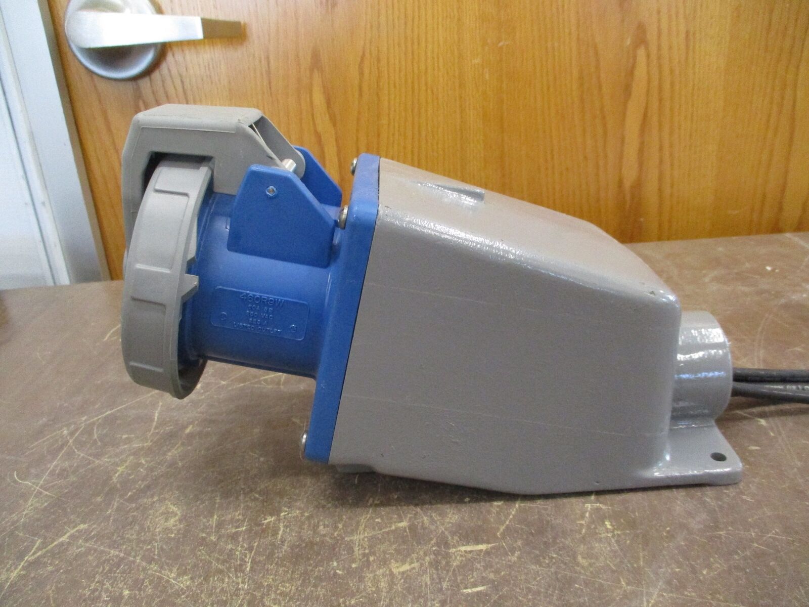 Hubbell Receptacle w/ Base 460R9W 60A 250V Used