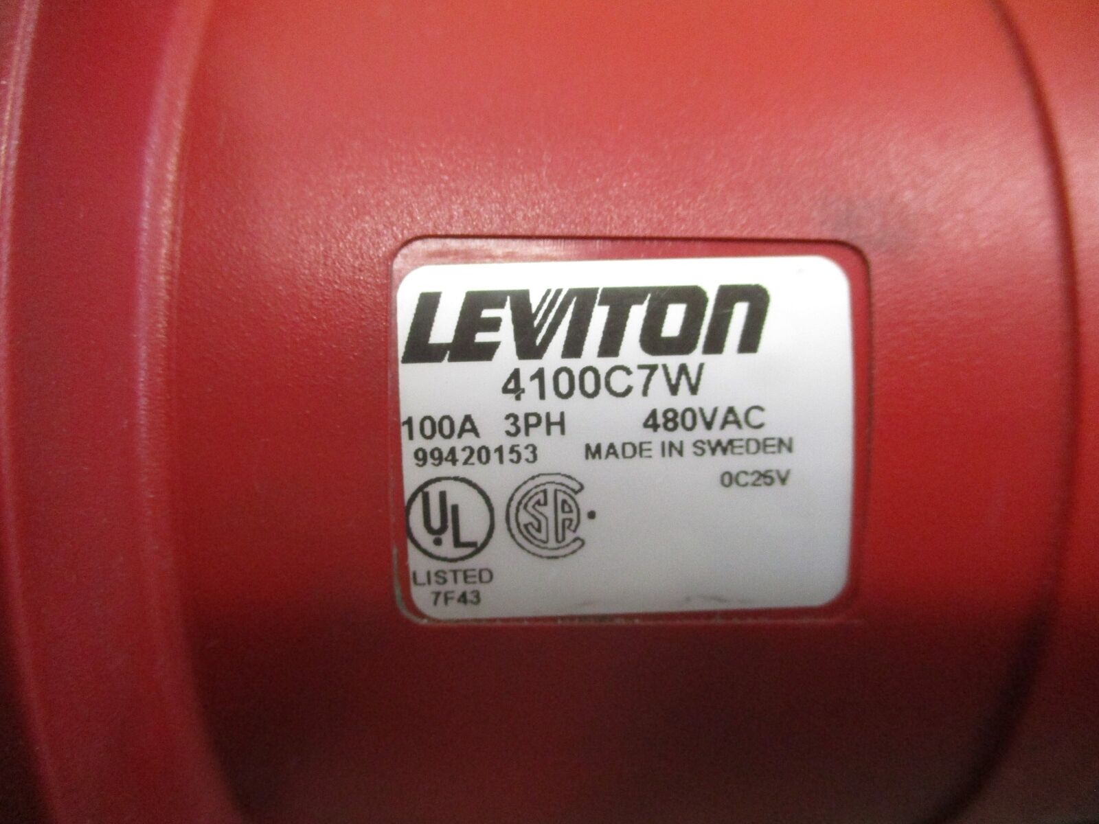 Leviton Connector 4100C7W 100A 480V 3Ph *Scratched* Used