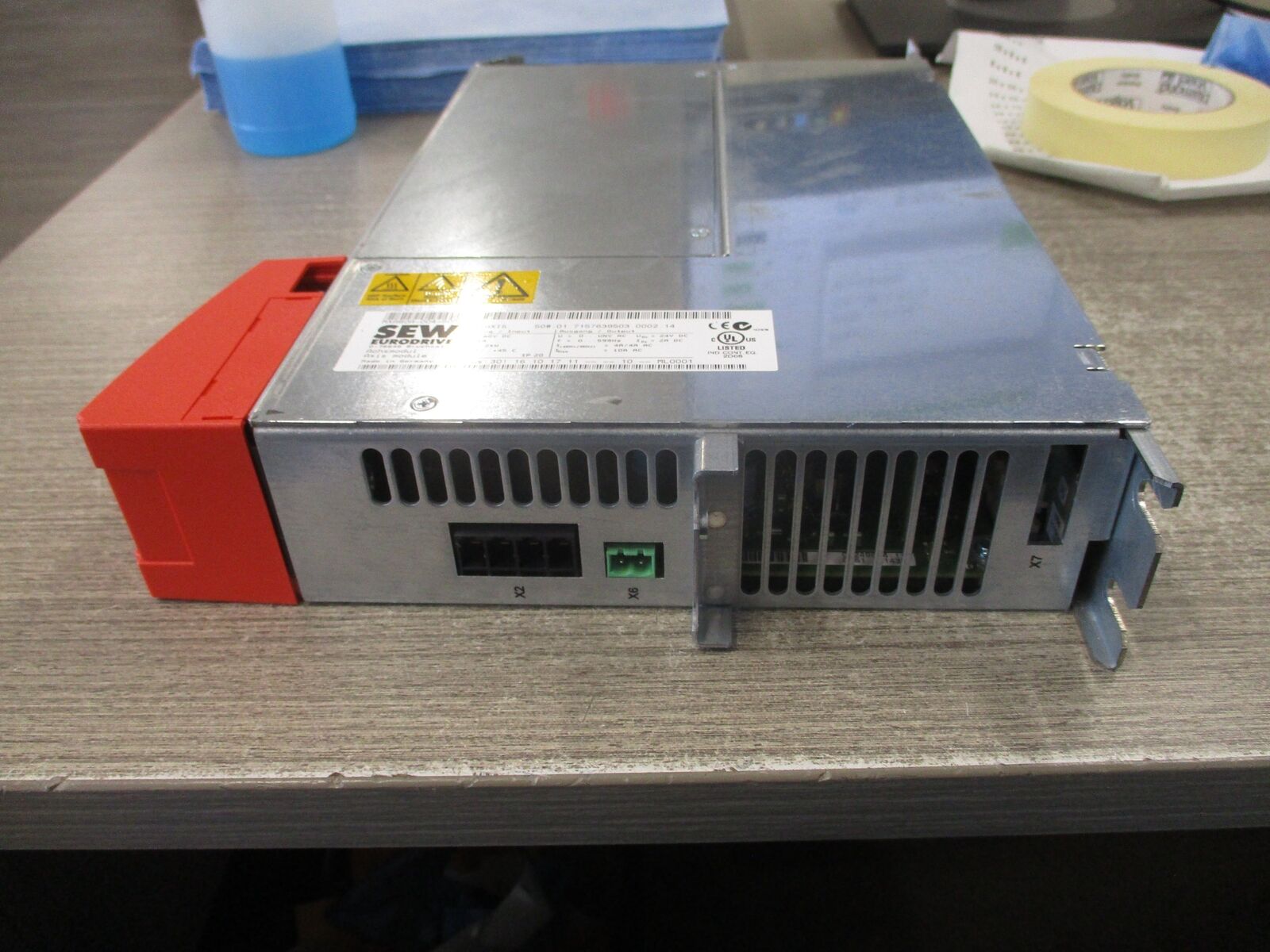 Sew-Eurodrive Moviaxis Servo Drive Axis Module MXA80A-004-503-00/F Used