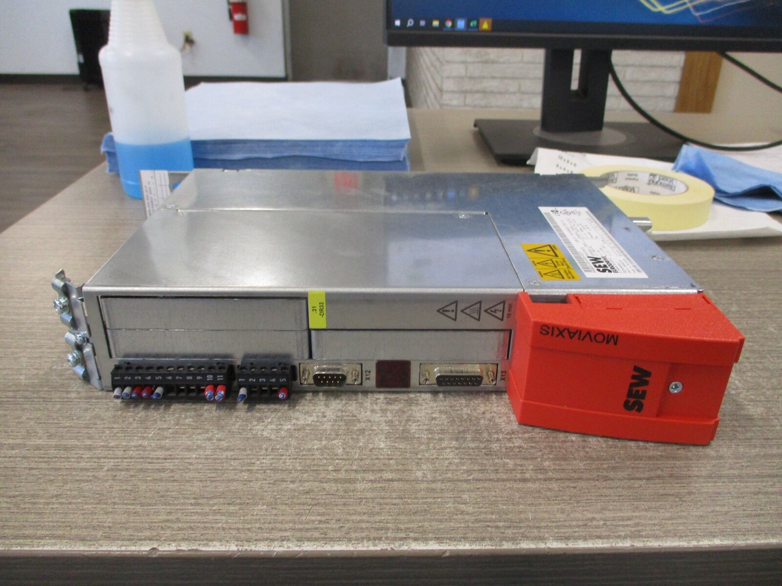 Sew-Eurodrive Moviaxis Servo Drive Axis Module MXA80A-004-503-00/F Used