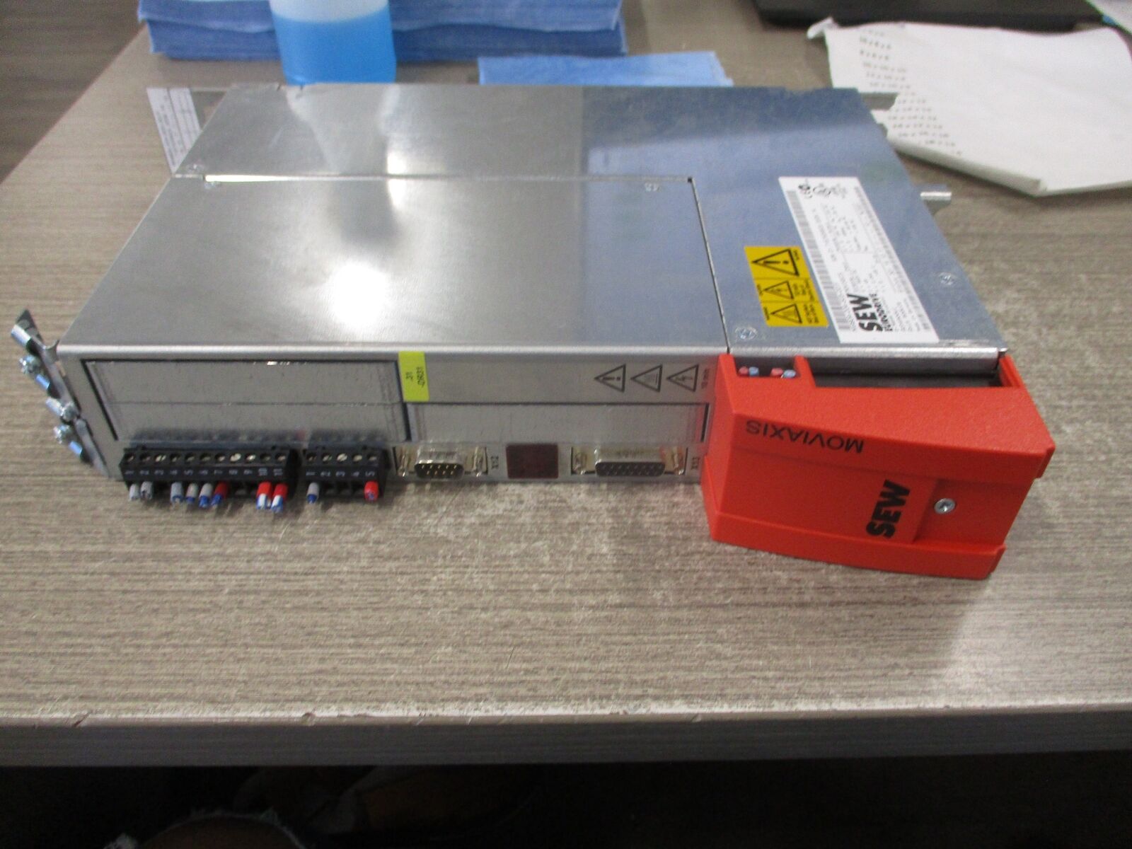 Sew-Eurodrive Moviaxis Servo Drive Axis Module MXA80A-004-503-00/F Input: 560V D