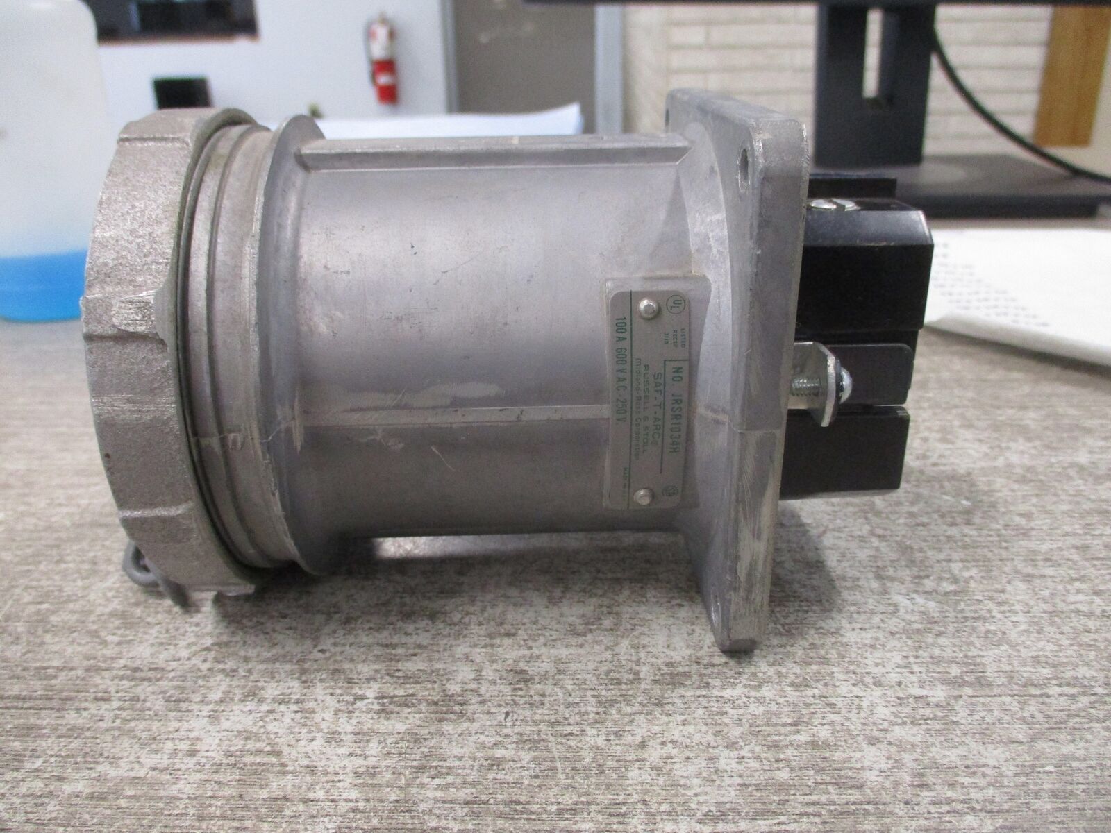 Russell Receptacle JRSR1034H 100A 600V 3P 4W Used