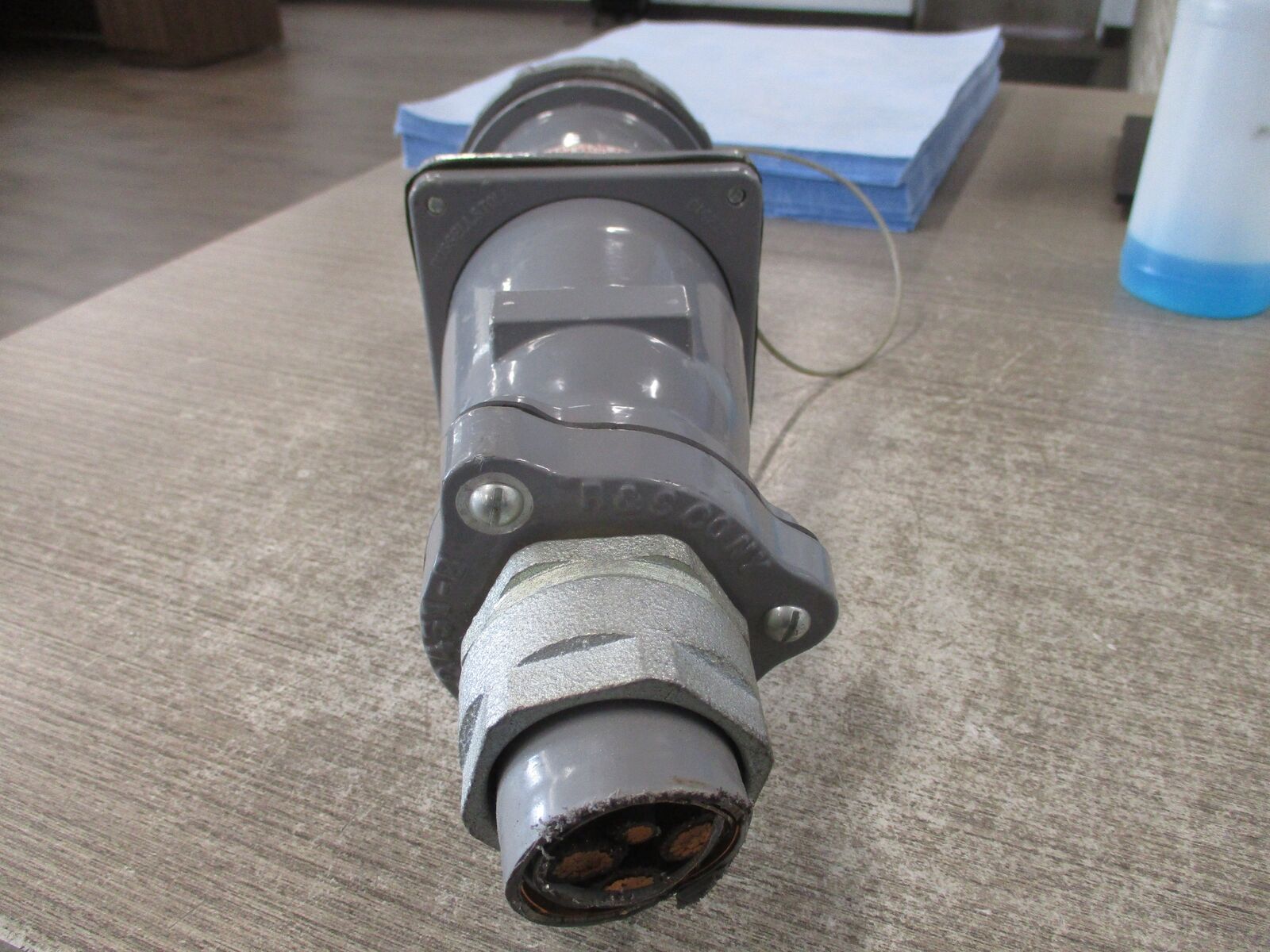 Russellstoll Receptacle w/Base JCS1534D 150A 600V Conduit End w/Cover Used