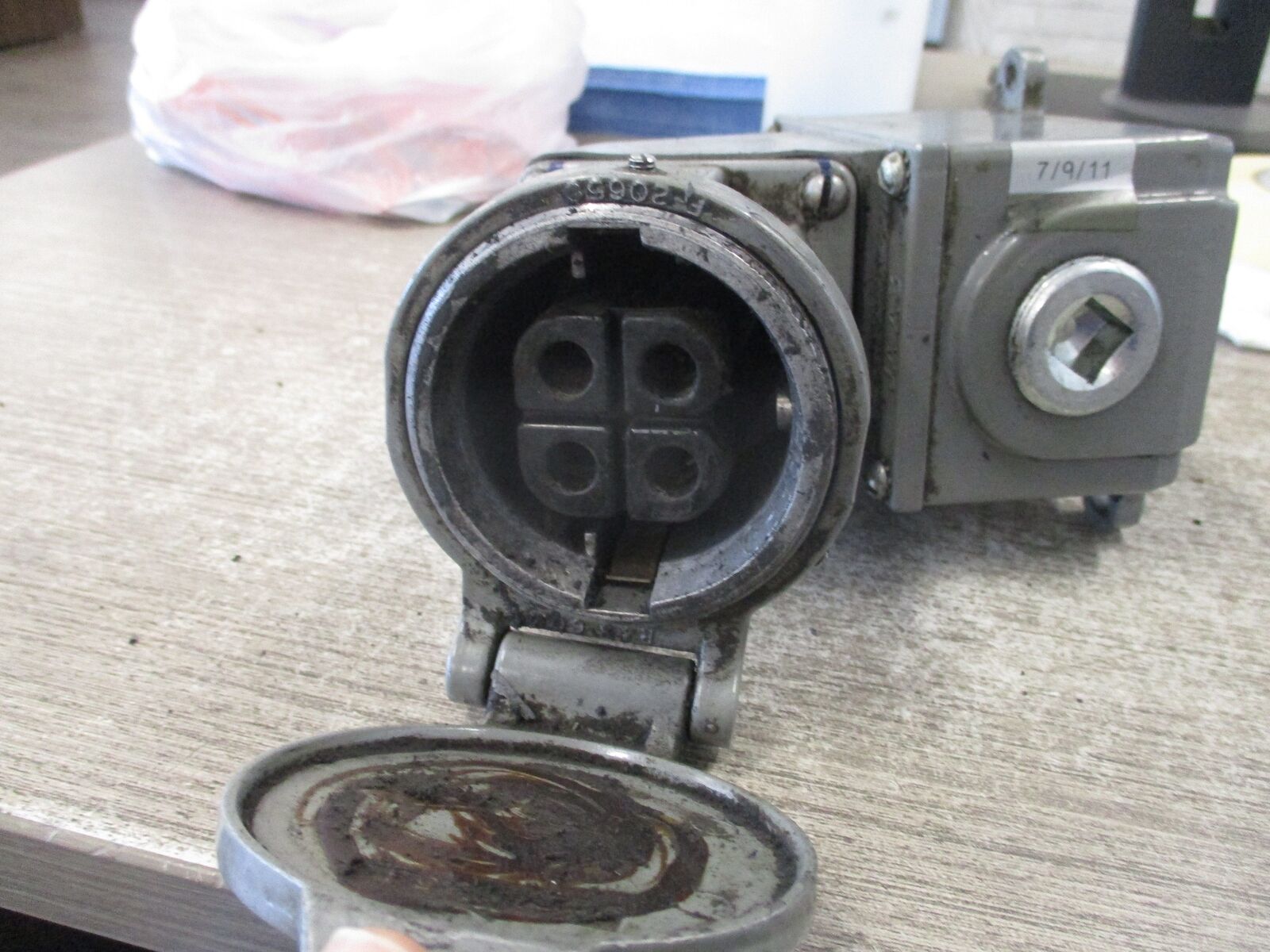 Russellstoll Receptacle JRFA334H 30A 250/600V W/Base & Angle Adapter Used