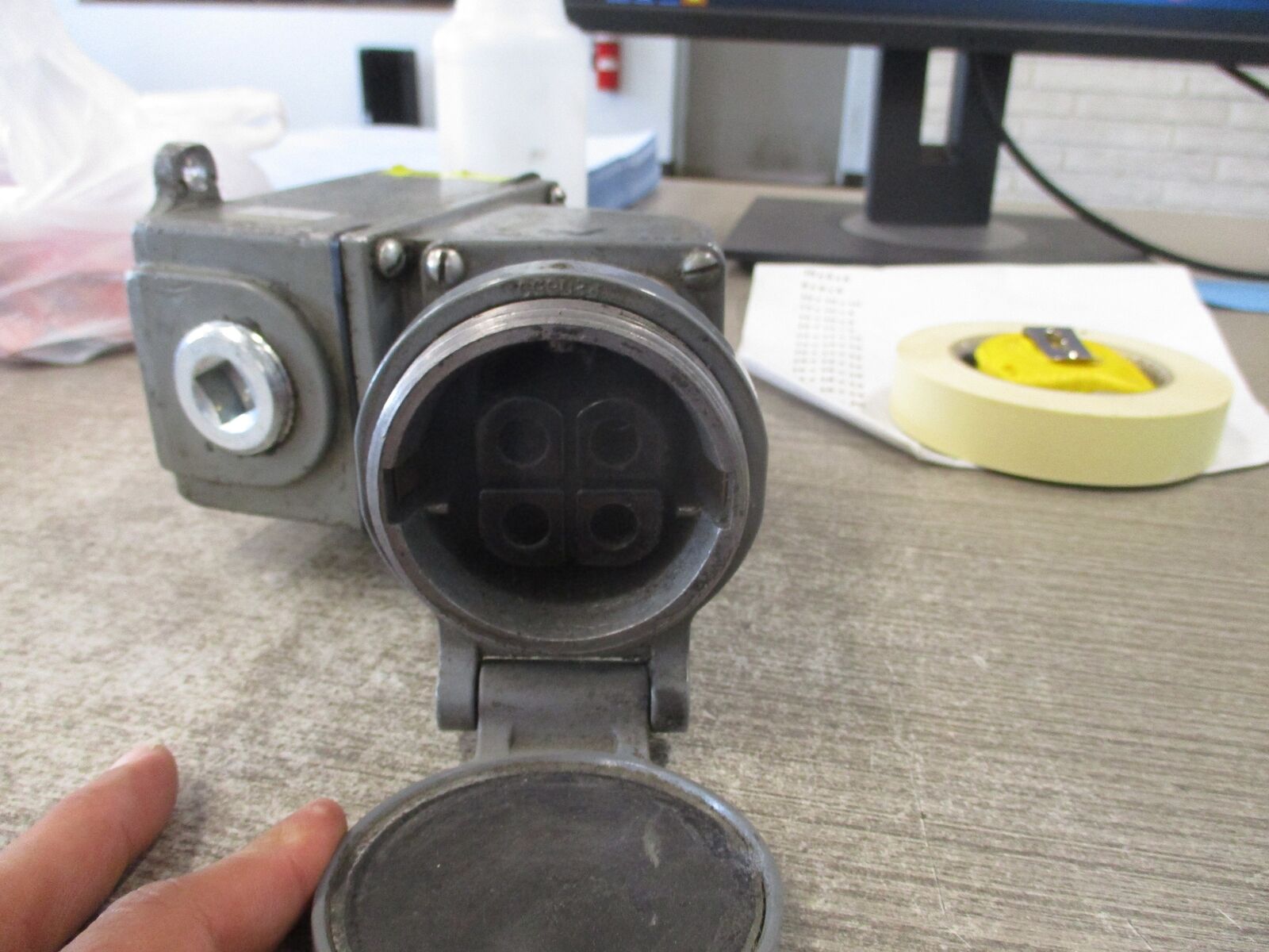 Russellstoll Receptacle JRF334H 30A 250/600V W/Base & Angle Adapter Used