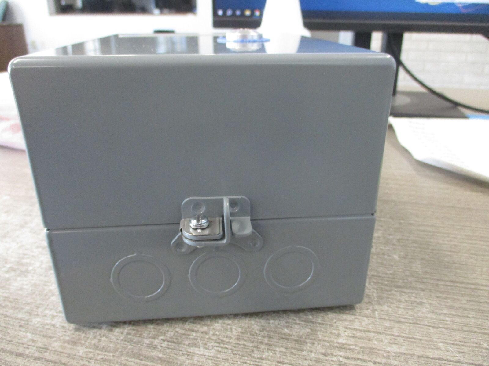 Allen-Bradley Enclosed Size 00 Starter 509-TAD Ser. D 115-120V Coil 3Ph Type 1 E