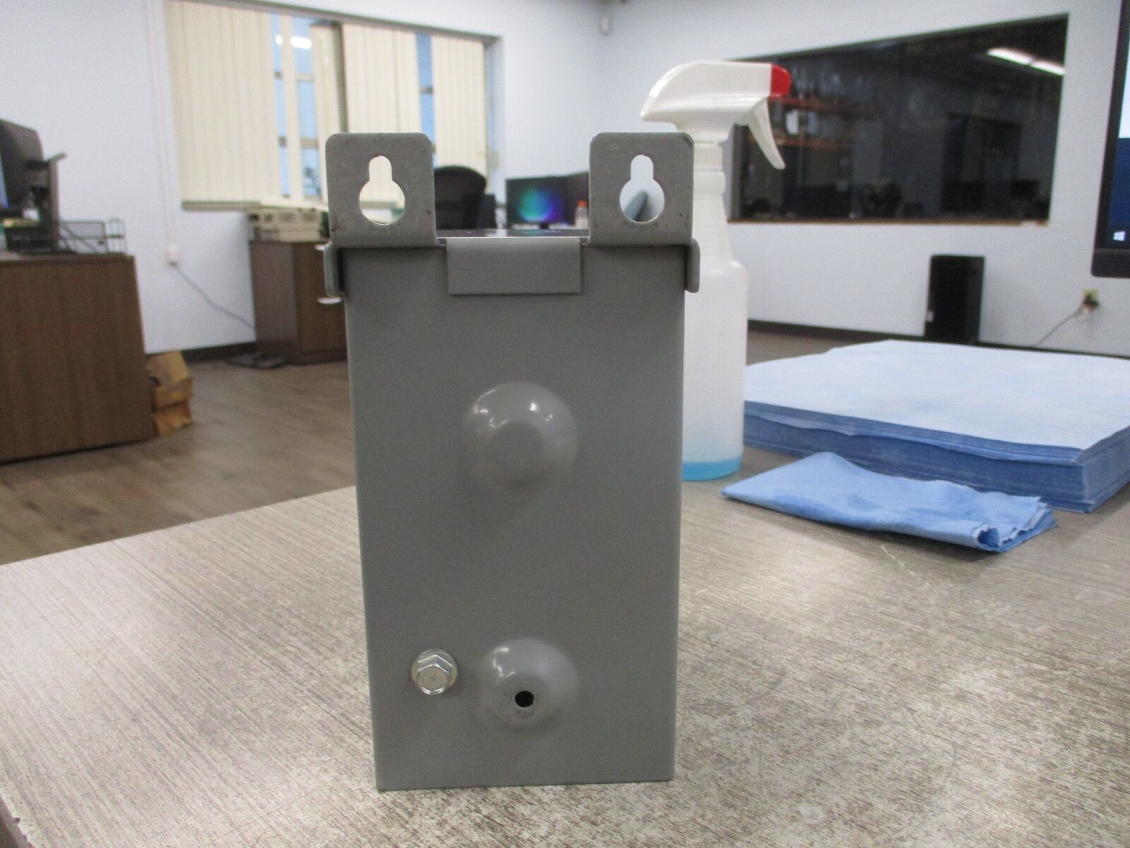 Hammond 3R Transformer QC15ERCB 0.15kVA Pri: 120/240V Sec:12/24V 1Ph 50/60Hz Use