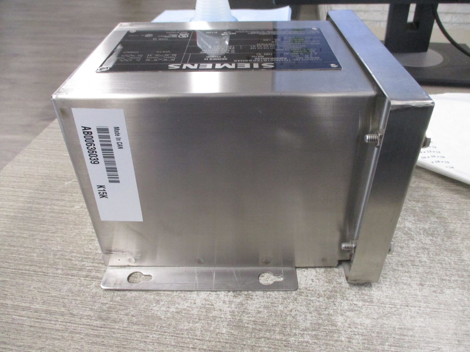 Siemens 4X Enclosure 1D1N001BTEESSN4X Ser. H 1.0kVA Pri: 240/480V Sec: 120/240V