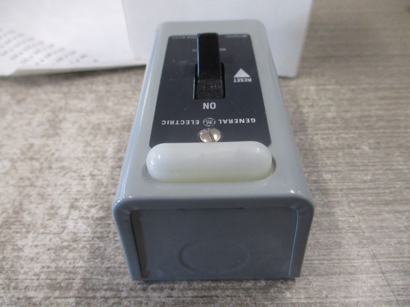 GE Single Speed Manual Starter CR101Y11 1HP 115/230V 1P New Surpluse