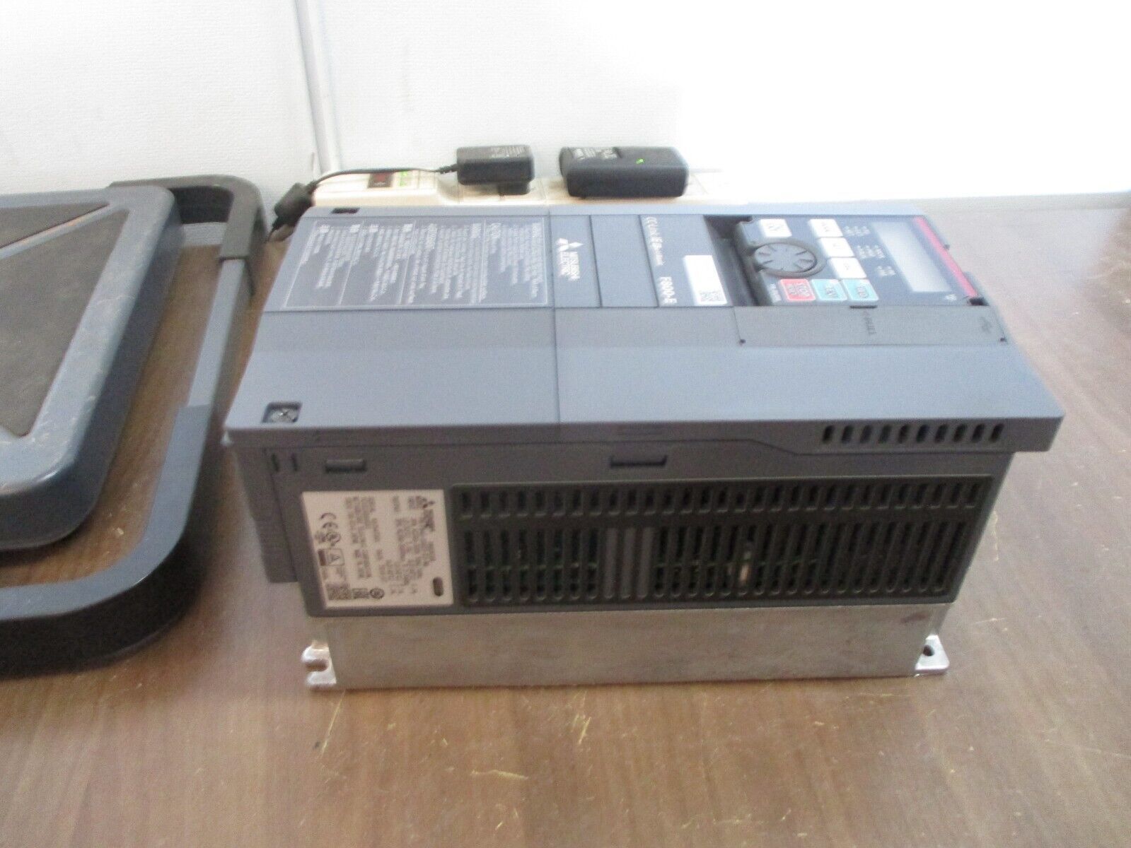 Mitsubishi F800-E AC Drive FR-F840-00023-E3-N6 1HP 3Ph w/ Keypad Used