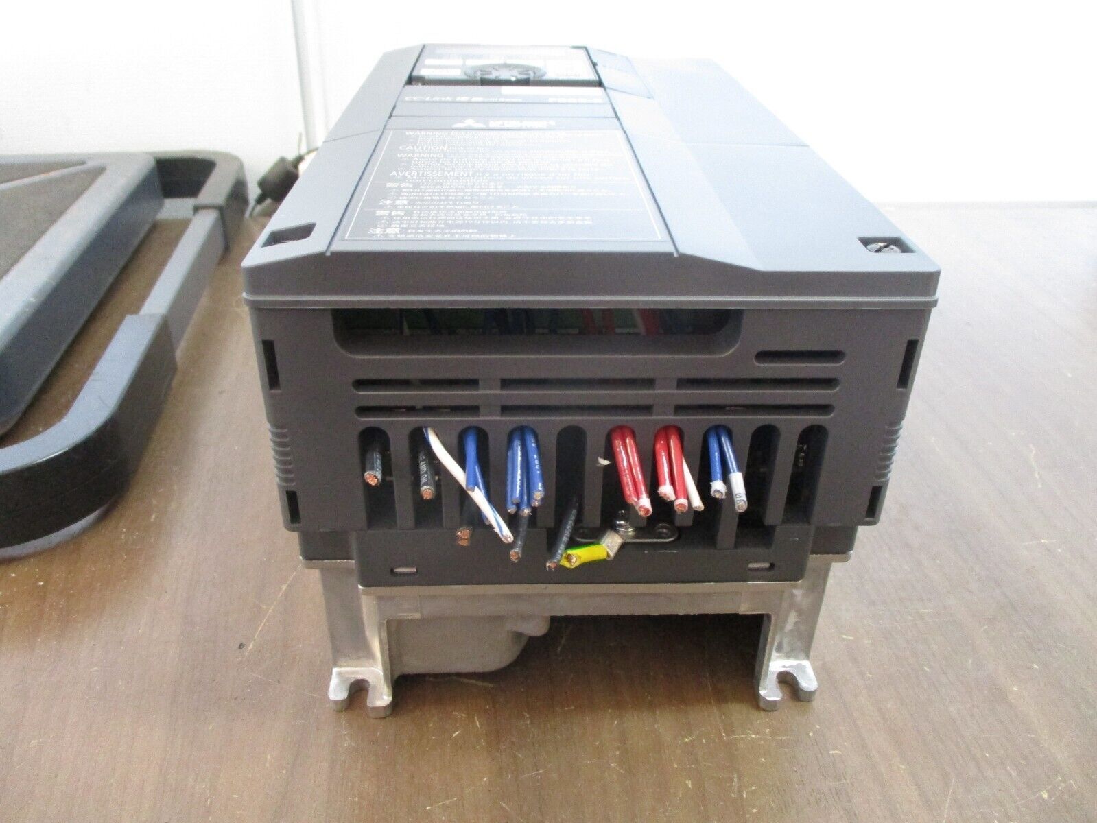 Mitsubishi F800-E AC Drive FR-F840-00023-E3-N6 1HP 3Ph w/ Keypad Used