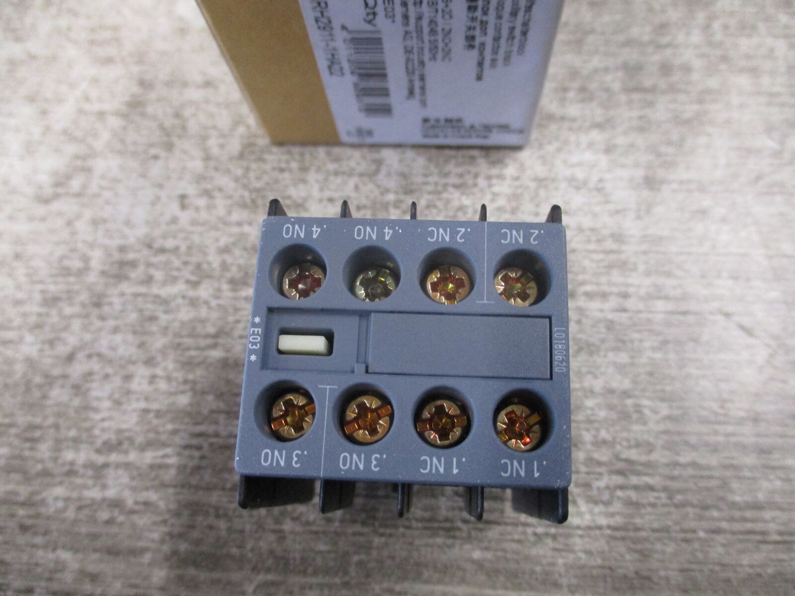 Siemens Aux Switch Block 3RH2911-1HA22 New Surplus