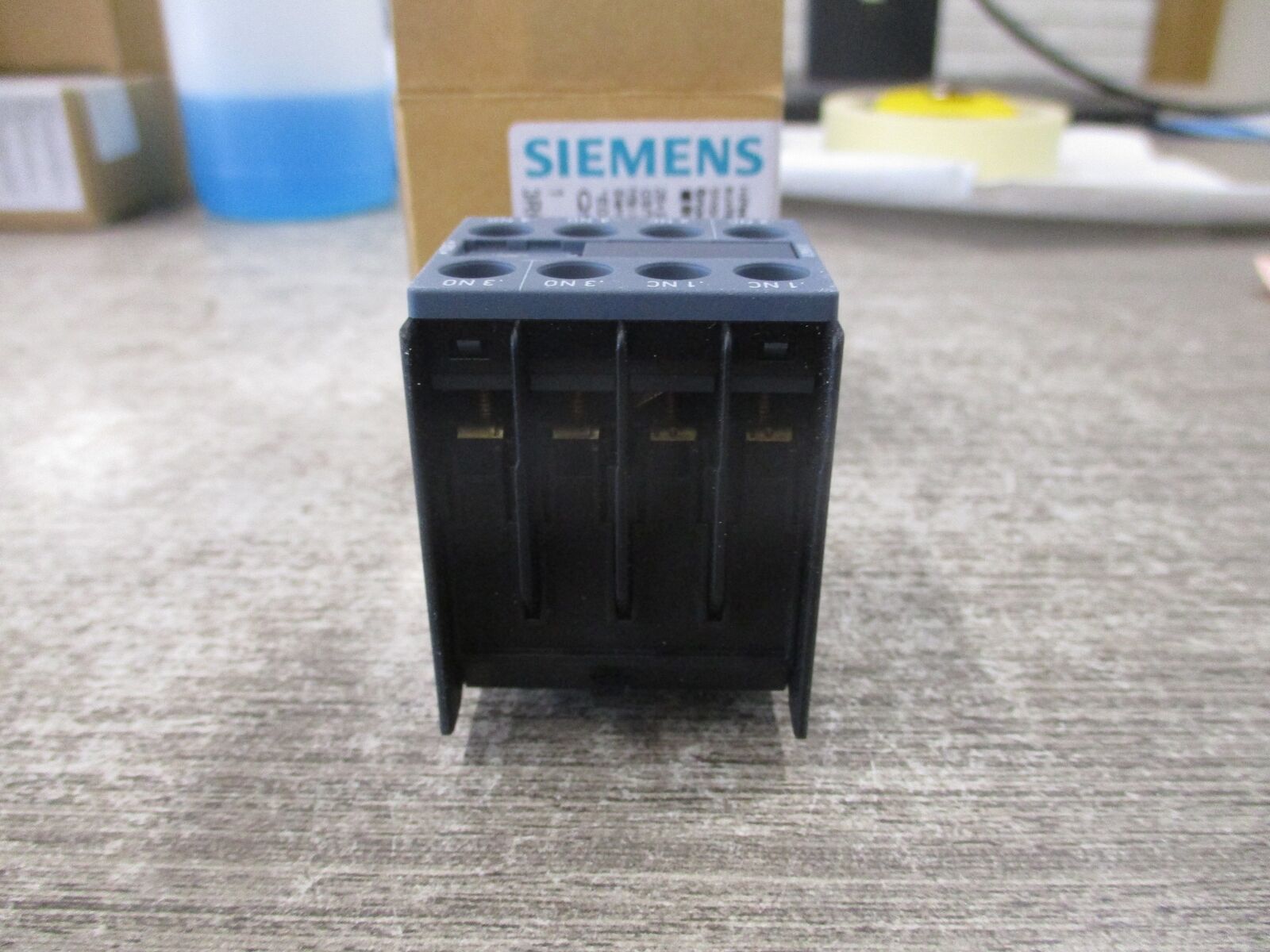 Siemens Aux Switch Block 3RH2911-1HA22 New Surplus