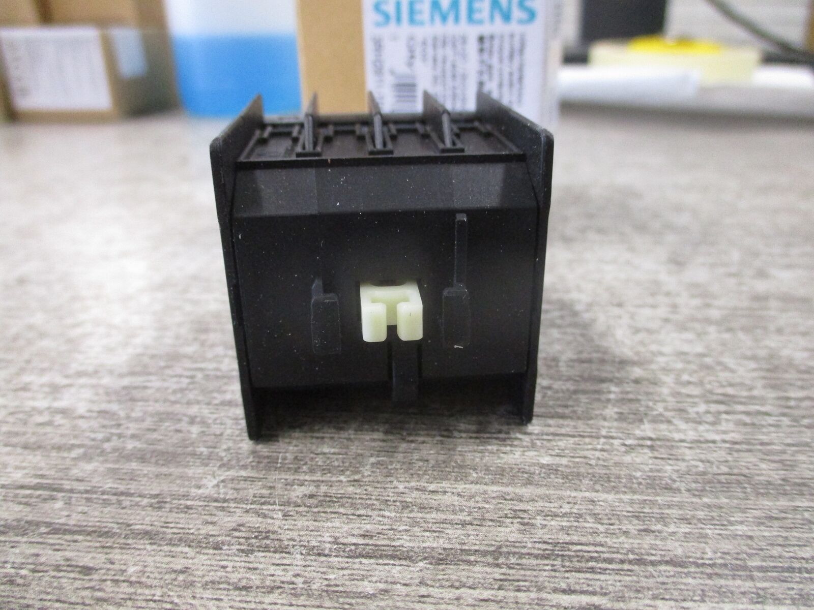 Siemens Aux Switch Block 3RH2911-1HA22 New Surplus