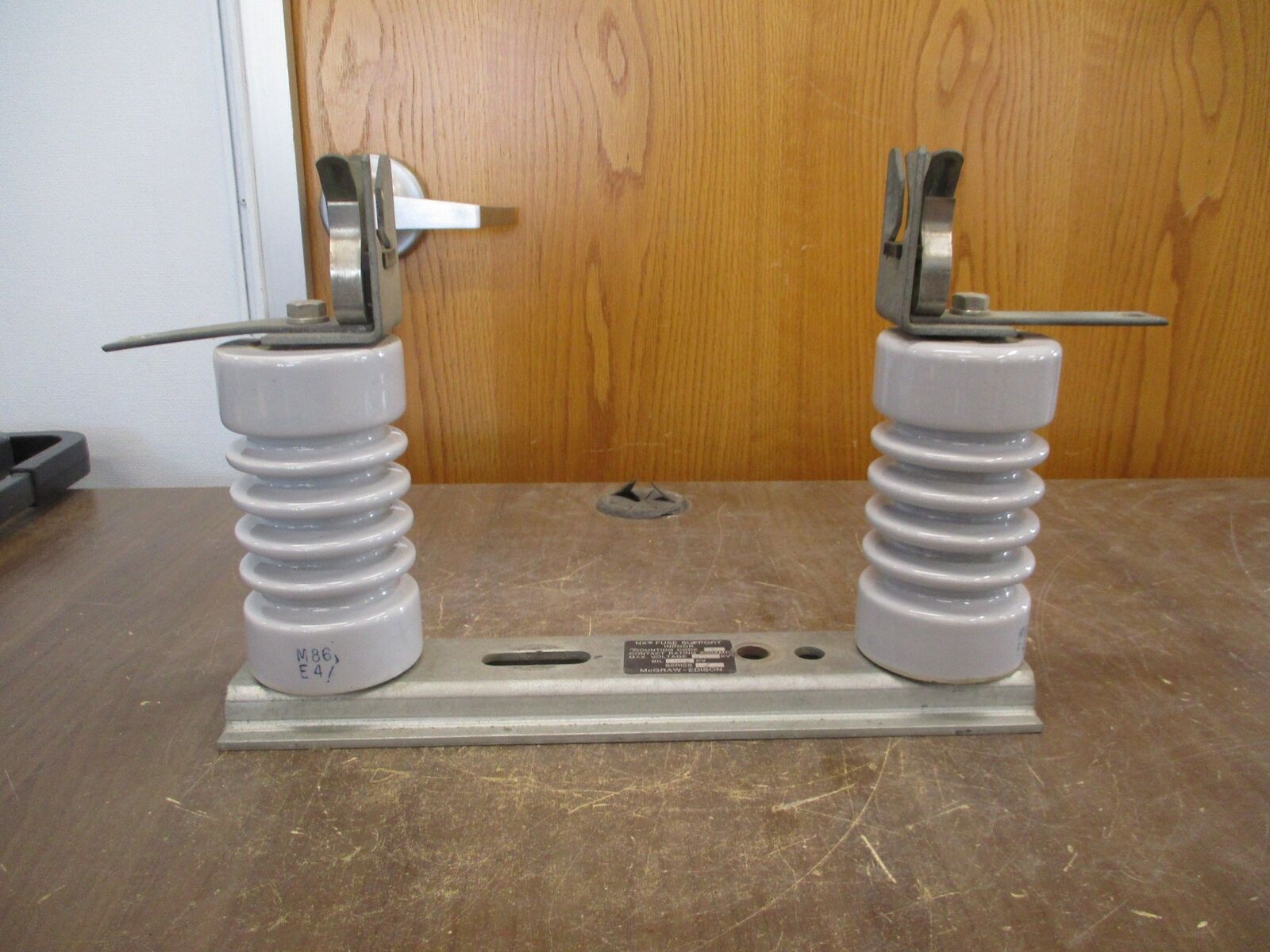 McGraw-Edison NX Fuse Support 87-1 200A 8.3kV Mounting Code 4 Used
