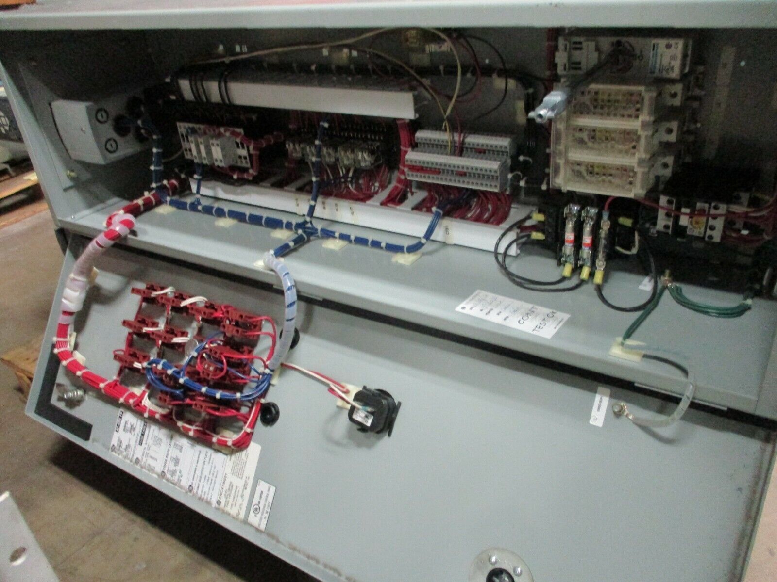 GE AF-600 FP AC Drive w/ Bypass 6KFPH30031RD4XX 3HP 3Ph 460V Used