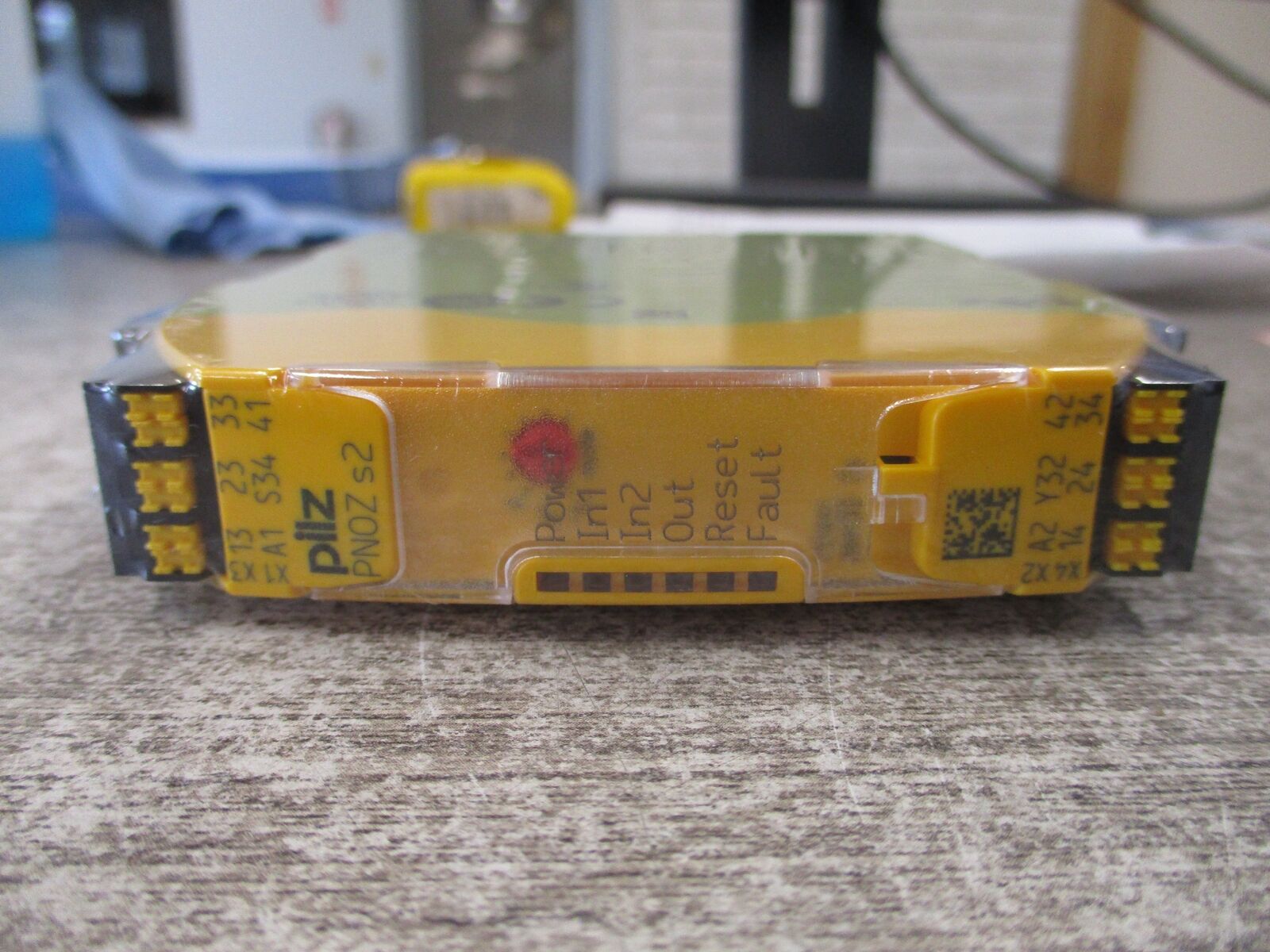 Pilz Safety Relay 751102 PNOZ s2 C 24VDC 3n/o 1n/c * No Box * New Surplus
