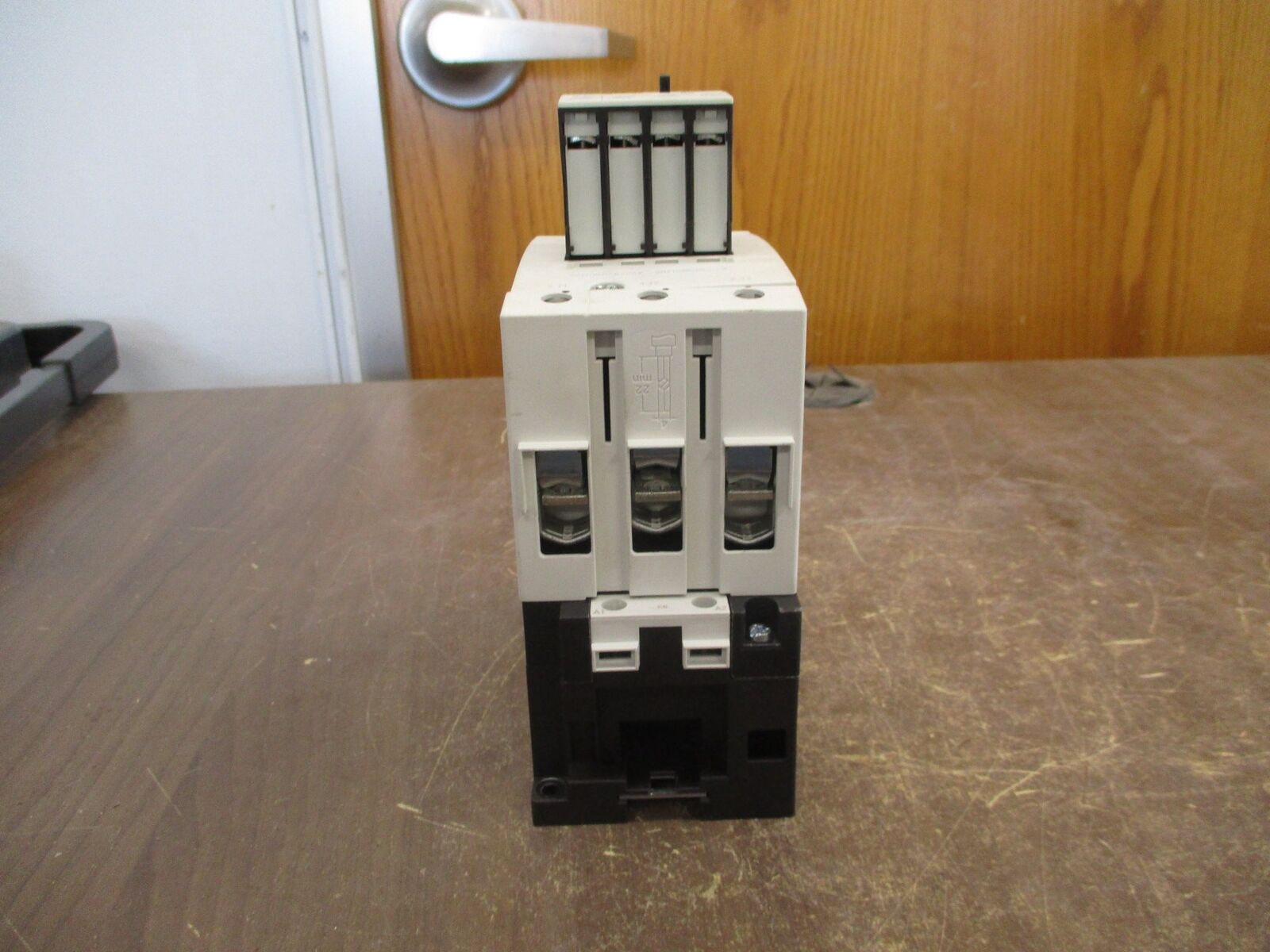 Siemens Contactor 3RT1046-1AK64 120V Coil 95A New Surplus