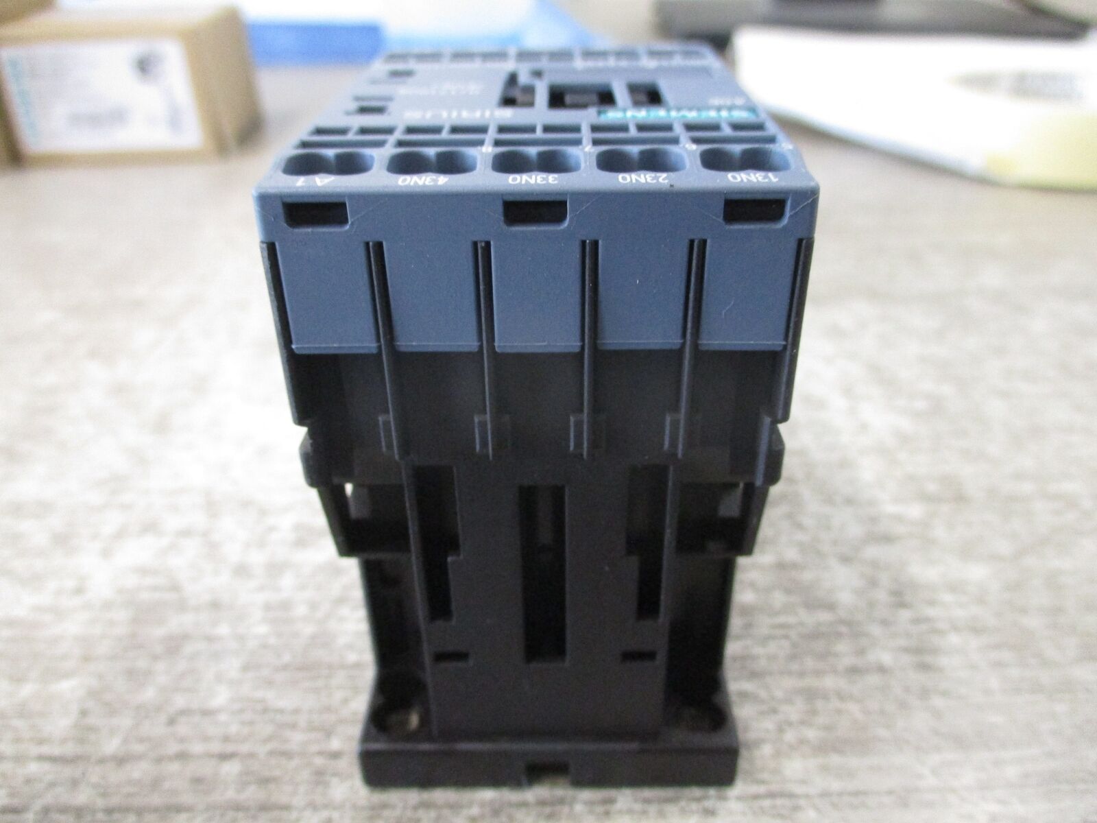 Siemens Contactor 3RH2140-2AK60 120V coil 10A New Surplus