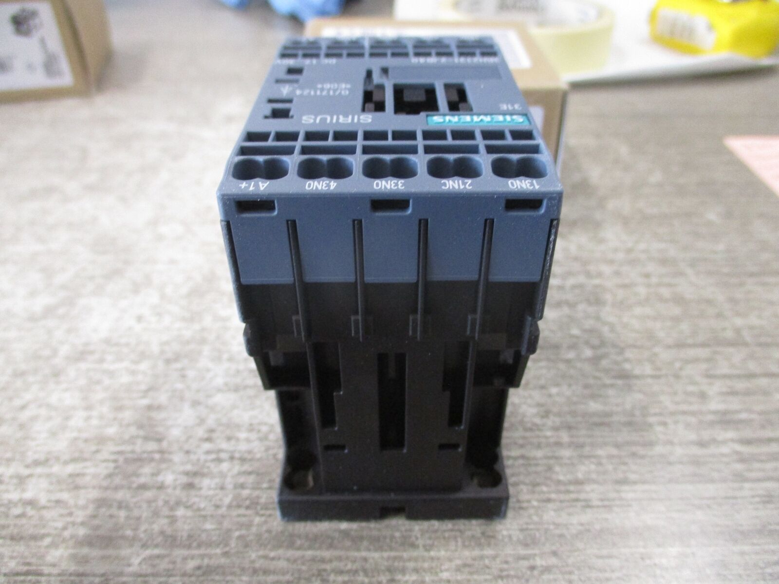 Siemens Contactor 3RH2131-2JB40 17-30VDC Coil 10A New Surplus