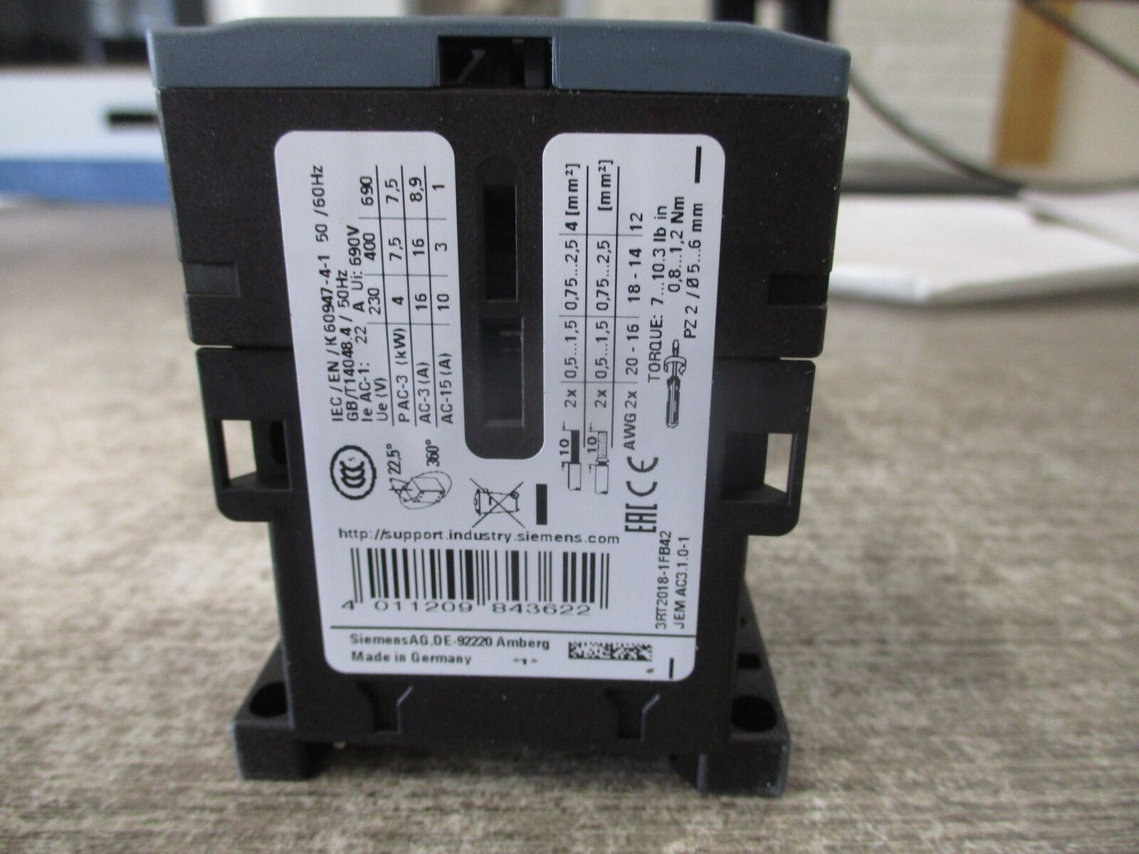 Siemens Contactor 3RT2018-1FB42 24VDC Coil 16A New Surplus