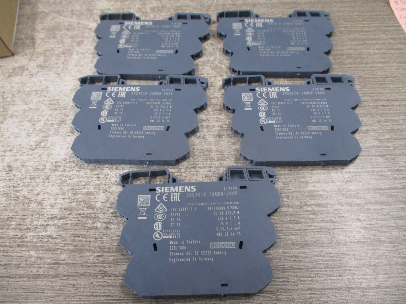 Siemens Coupling Relay 3RQ3018-2AM08-0AA0 24VDC * Box Of 5 * New Surplus