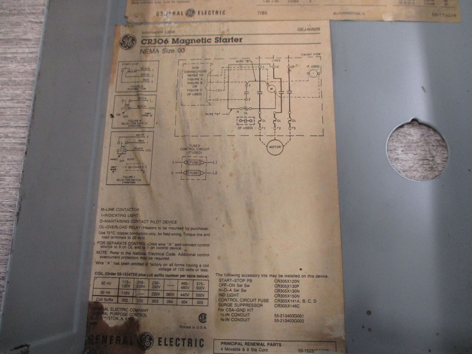 GE Enclosed Size 00 Starter CR306A1 115-120V coil 9A 600V Type 1 Enclosed Used