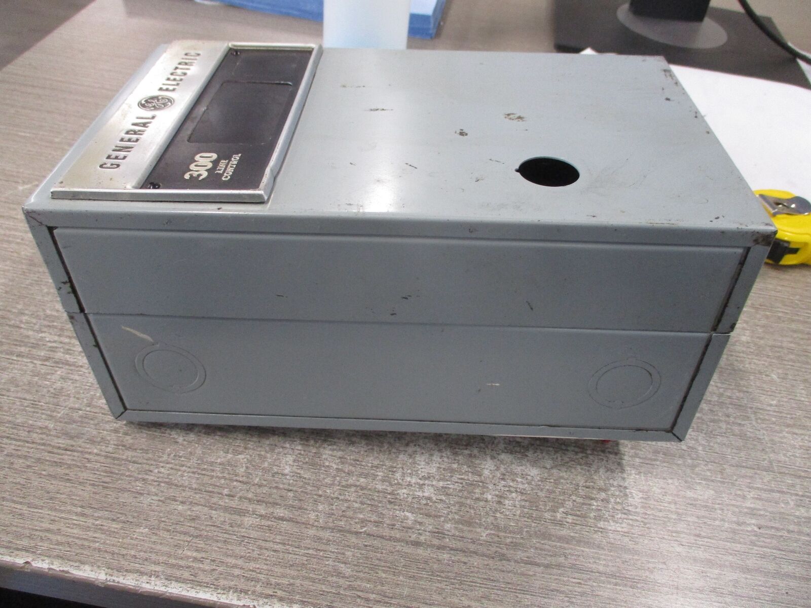 GE Enclosed Size 00 Starter CR306A1 115-120V coil 9A 600V Type 1 Enclosed Used