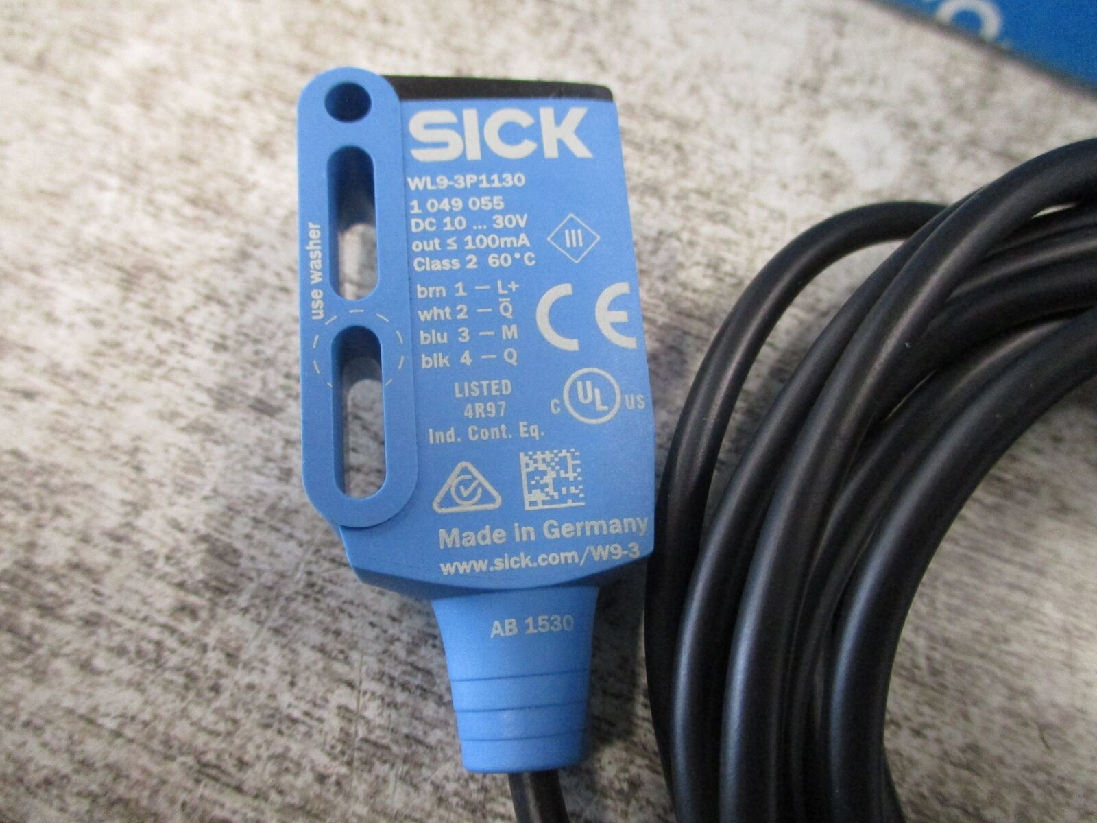Sick Photoelectric Sensor WL9-3P1130 New Surplus